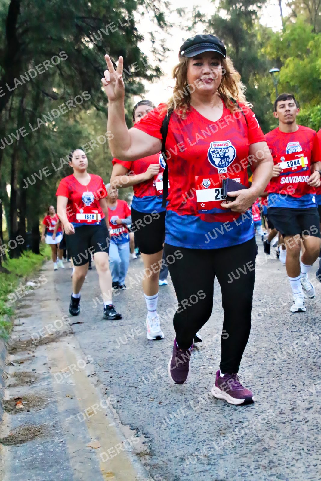 Foto de la CARRERA BIMBO GLOBAL RACE GUADALAJARA en Centro Comercial Andares, Blvd. Puerta de Hierro 4965, Zapopan a las 07:02 · dorsal 1648, 2044