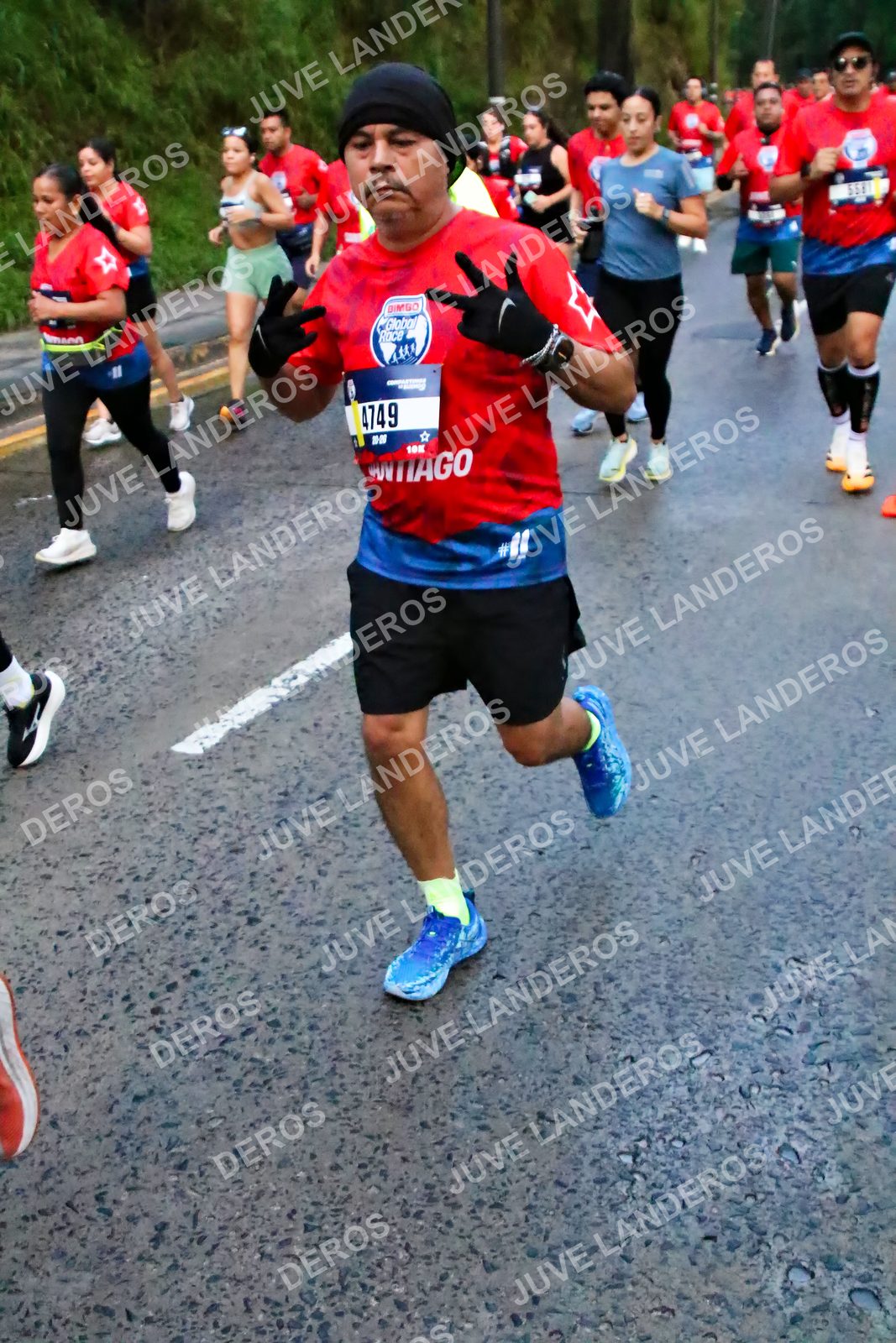 Foto de la CARRERA BIMBO GLOBAL RACE GUADALAJARA en Centro Comercial Andares, Blvd. Puerta de Hierro 4965, Zapopan a las 04:48 · dorsal 4749, 5581