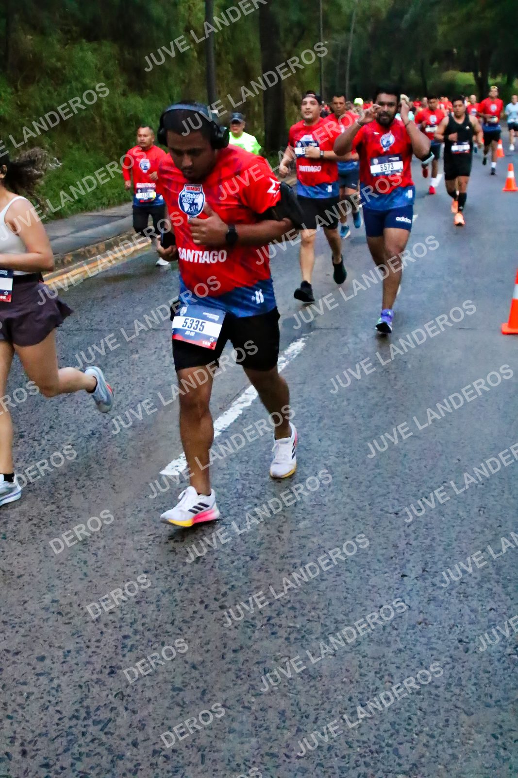 Foto de la CARRERA BIMBO GLOBAL RACE GUADALAJARA en Centro Comercial Andares, Blvd. Puerta de Hierro 4965, Zapopan a las 06:40 · dorsal 5335, 5573