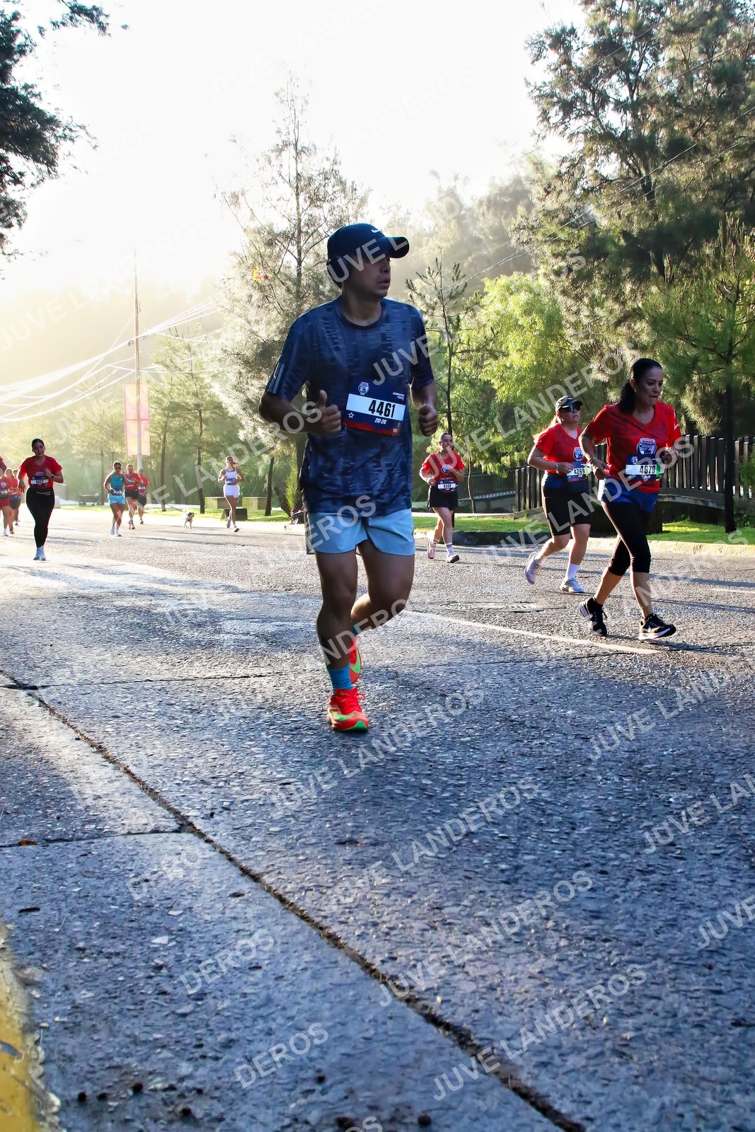 Foto de la CARRERA BIMBO GLOBAL RACE GUADALAJARA en Centro Comercial Andares, Blvd. Puerta de Hierro 4965, Zapopan a las 07:27 · dorsal 4461, 4679