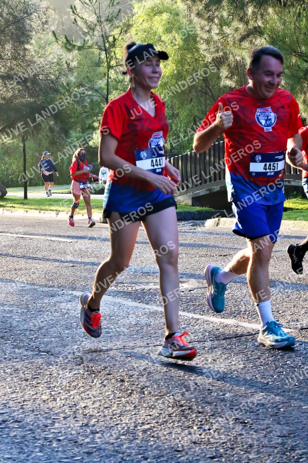Foto de la CARRERA BIMBO GLOBAL RACE GUADALAJARA en Centro Comercial Andares, Blvd. Puerta de Hierro 4965, Zapopan a las 07:24 · dorsal 4451, 4447