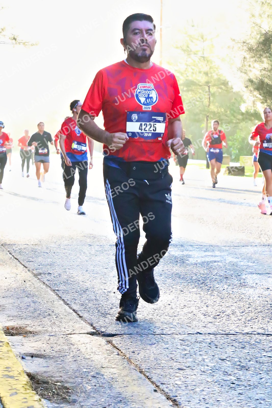 Foto de la CARRERA BIMBO GLOBAL RACE GUADALAJARA en Centro Comercial Andares, Blvd. Puerta de Hierro 4965, Zapopan a las 07:29 · dorsal 4225, 4315, 454, 101