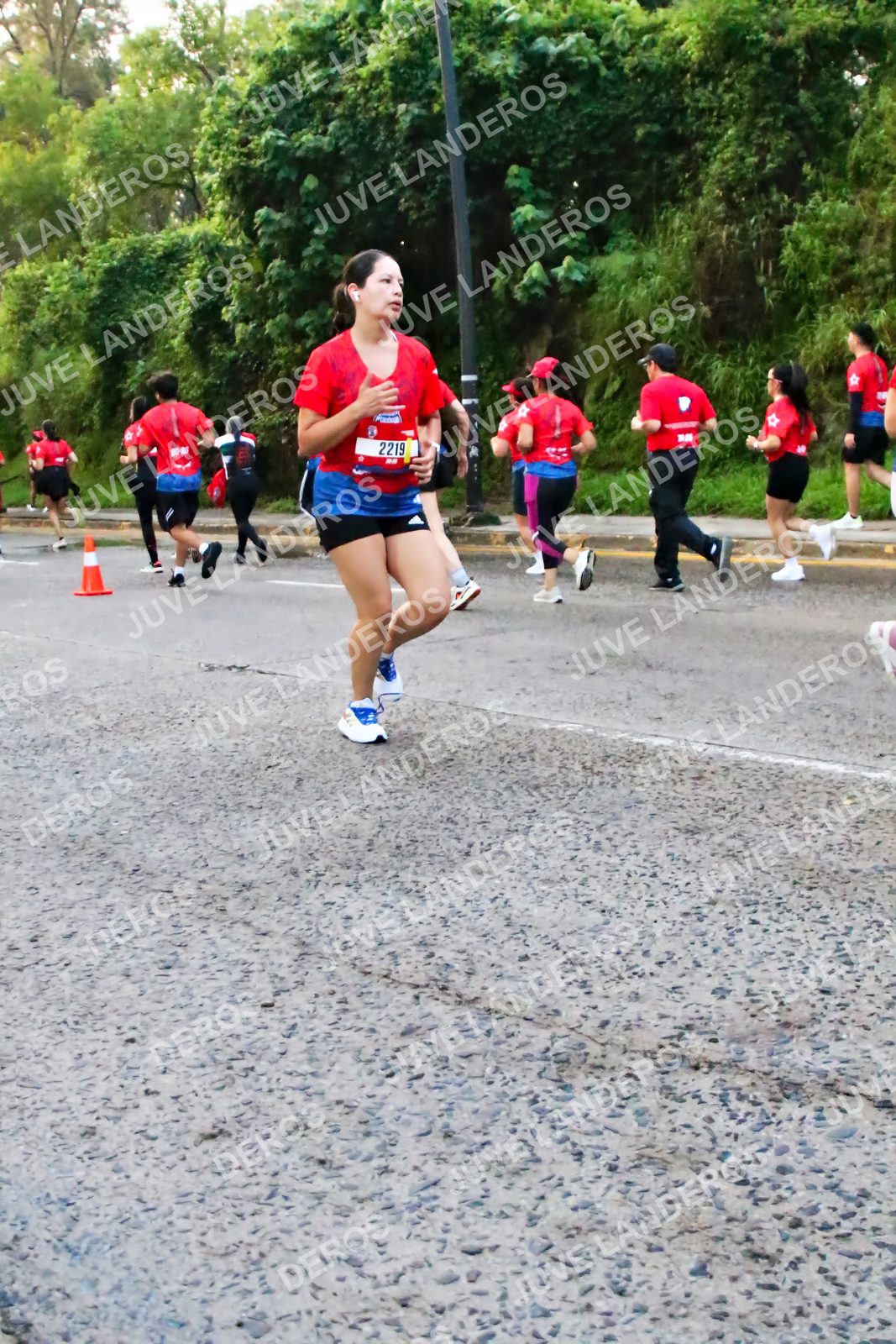 Foto de la CARRERA BIMBO GLOBAL RACE GUADALAJARA en Centro Comercial Andares, Blvd. Puerta de Hierro 4965, Zapopan a las 05:00 · dorsal 2219