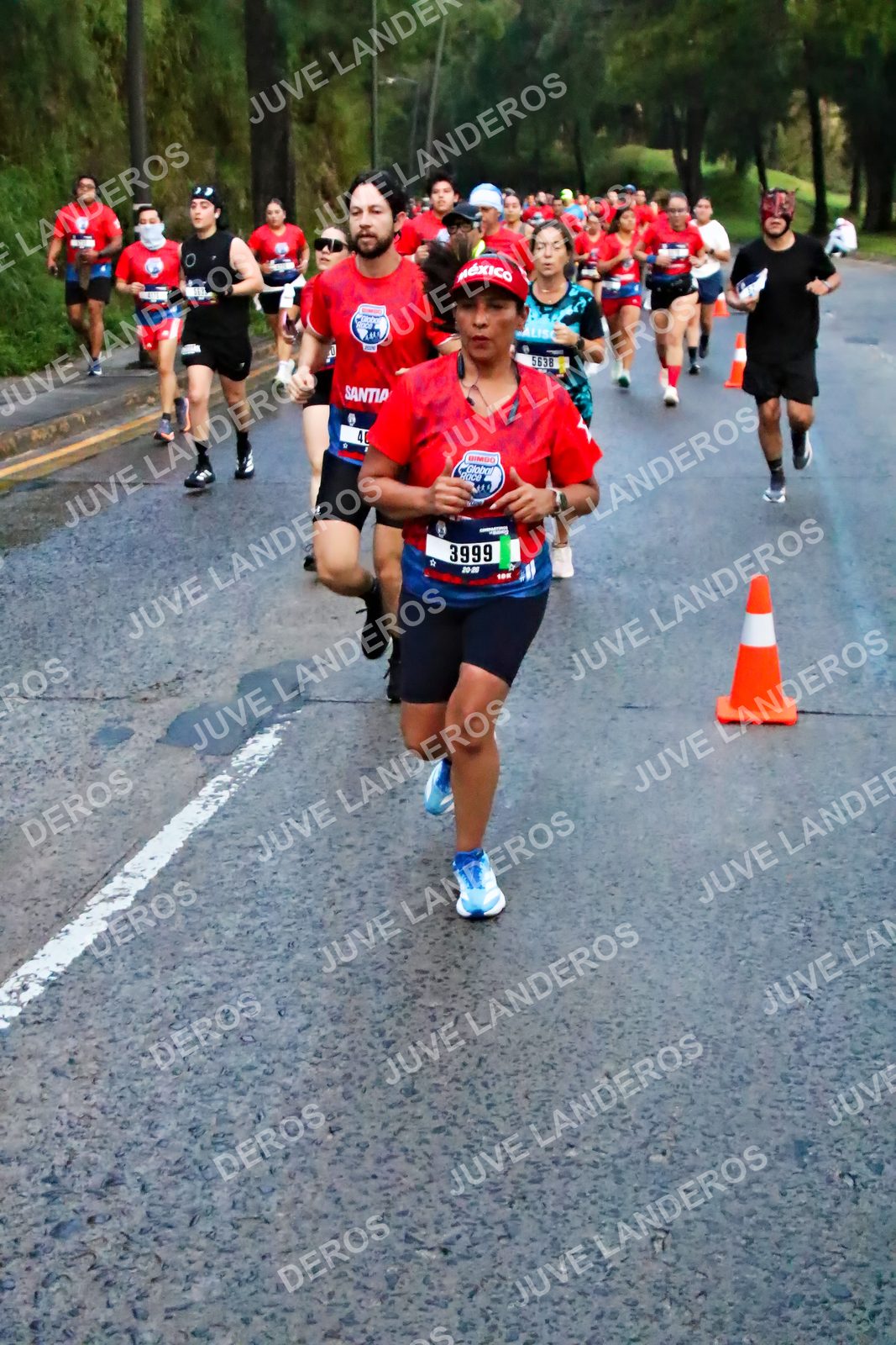 Foto de la CARRERA BIMBO GLOBAL RACE GUADALAJARA en Centro Comercial Andares, Blvd. Puerta de Hierro 4965, Zapopan a las 06:42 · dorsal 3999, 5638