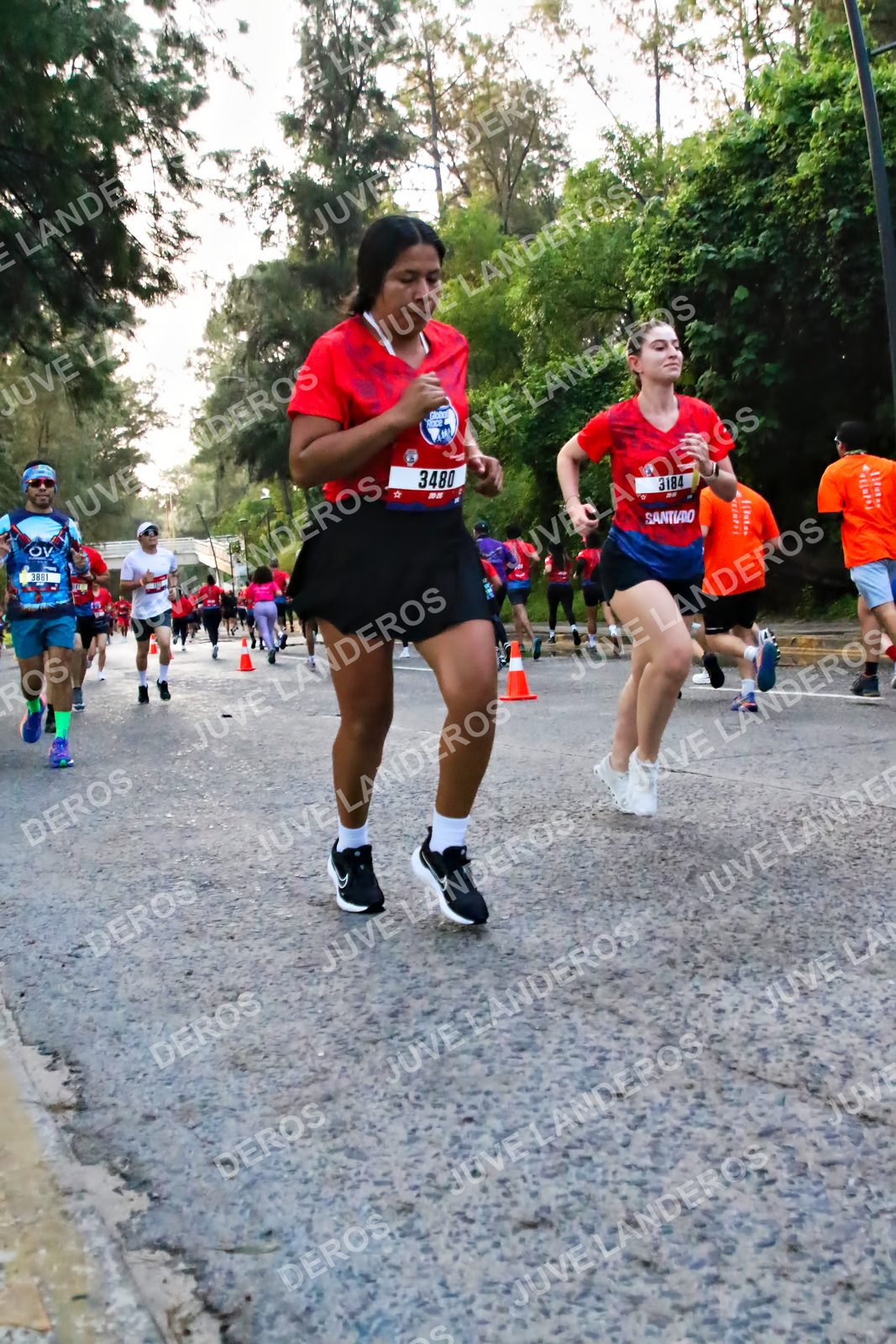 Foto de la CARRERA BIMBO GLOBAL RACE GUADALAJARA en Centro Comercial Andares, Blvd. Puerta de Hierro 4965, Zapopan a las 05:00 · dorsal 3480, 3184