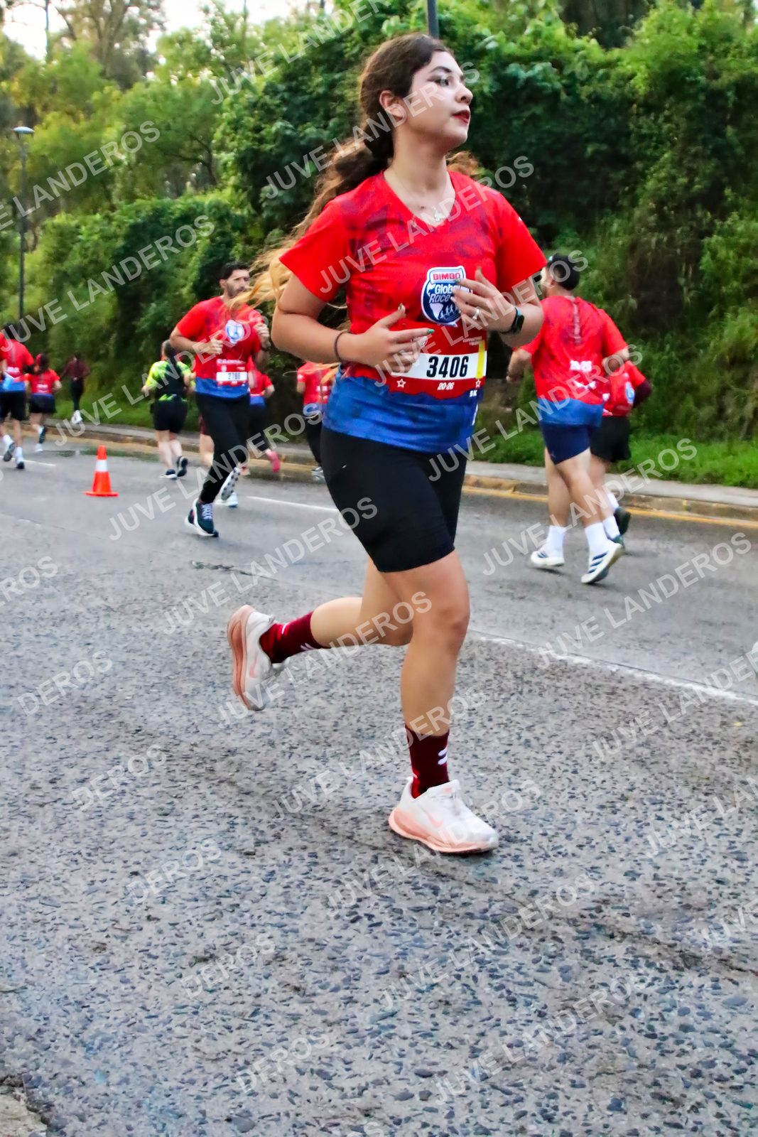 Foto de la CARRERA BIMBO GLOBAL RACE GUADALAJARA en Centro Comercial Andares, Blvd. Puerta de Hierro 4965, Zapopan a las 06:54 · dorsal 3406