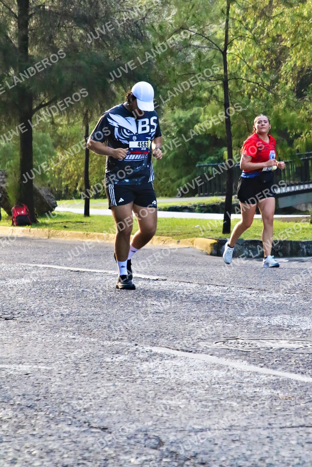 Foto de la CARRERA BIMBO GLOBAL RACE GUADALAJARA en Centro Comercial Andares, Blvd. Puerta de Hierro 4965, Zapopan a las 07:35 · dorsal 4563