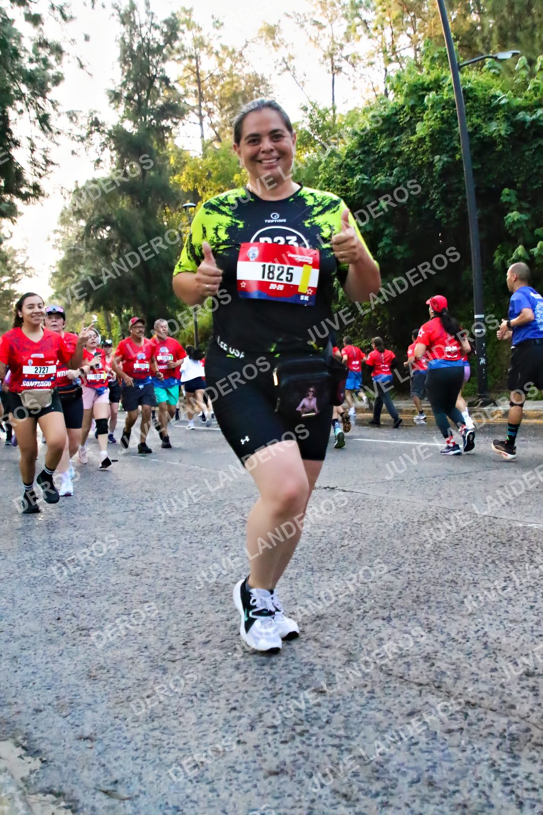 Foto de la CARRERA BIMBO GLOBAL RACE GUADALAJARA en Centro Comercial Andares, Blvd. Puerta de Hierro 4965, Zapopan a las 06:57 · dorsal 1825, 2727