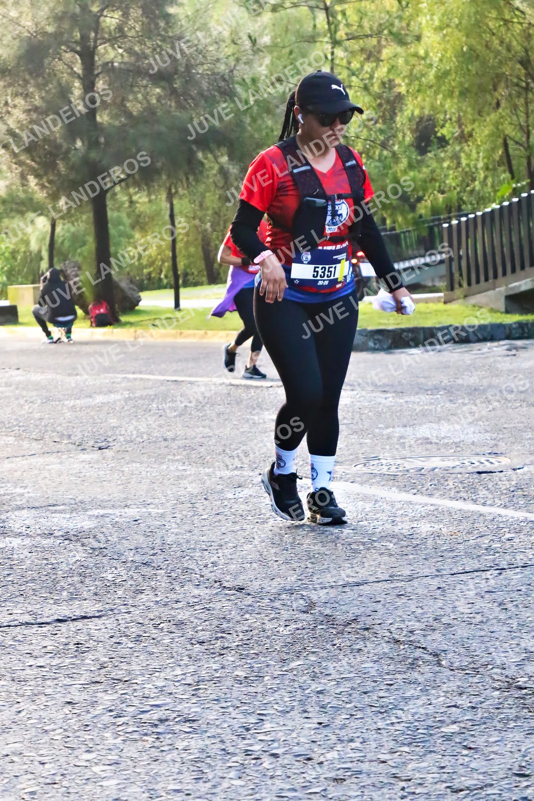 Foto de la CARRERA BIMBO GLOBAL RACE GUADALAJARA en Centro Comercial Andares, Blvd. Puerta de Hierro 4965, Zapopan a las 07:34 · dorsal 5351