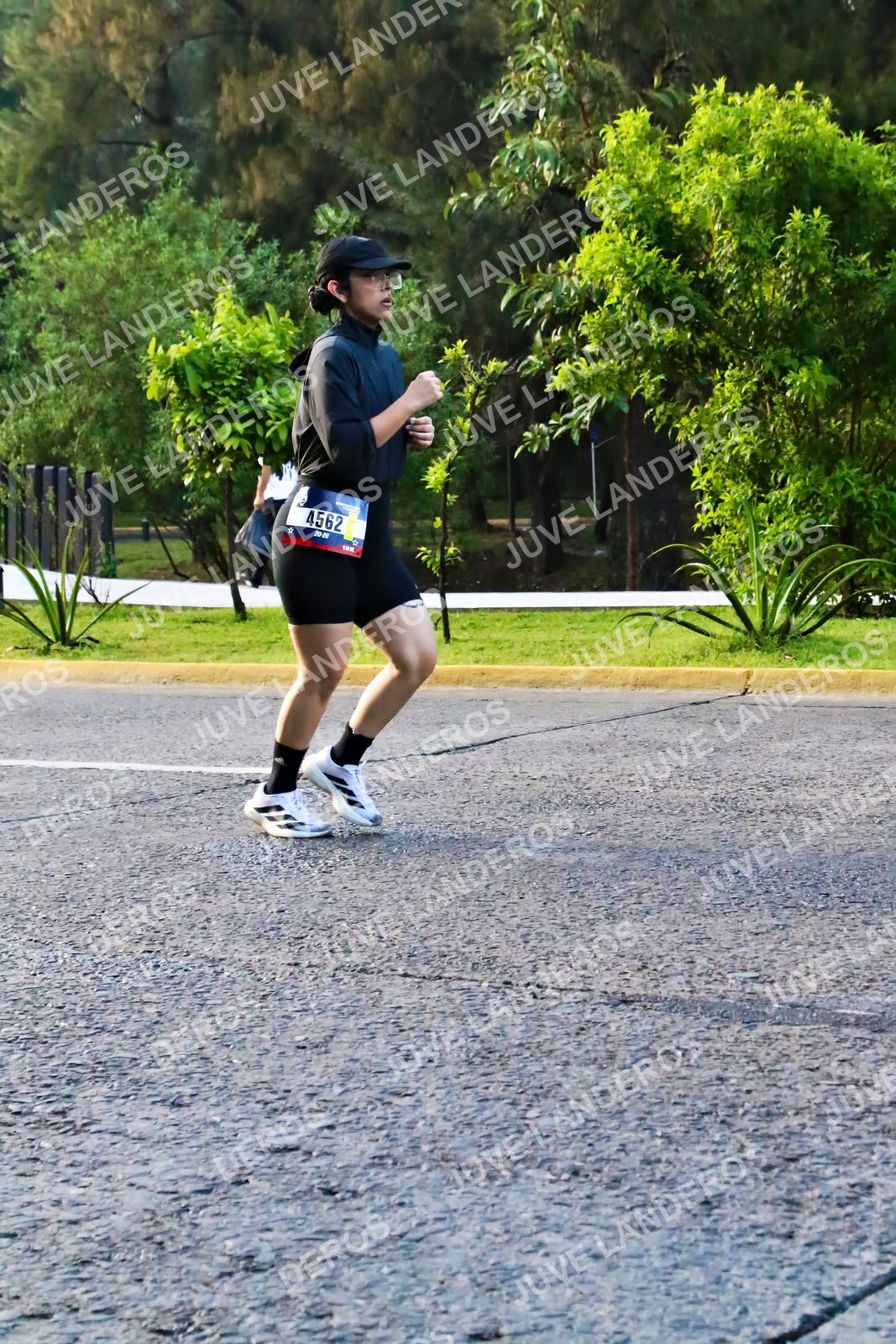 Foto de la CARRERA BIMBO GLOBAL RACE GUADALAJARA en Centro Comercial Andares, Blvd. Puerta de Hierro 4965, Zapopan a las 07:35 · dorsal 4562