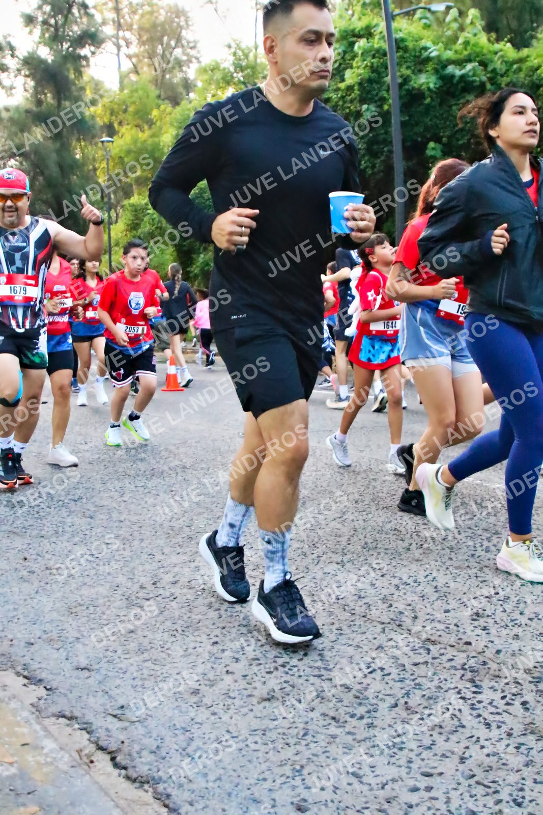Foto de la CARRERA BIMBO GLOBAL RACE GUADALAJARA en Centro Comercial Andares, Blvd. Puerta de Hierro 4965, Zapopan a las 06:59 · dorsal 1644, 1679, 2053