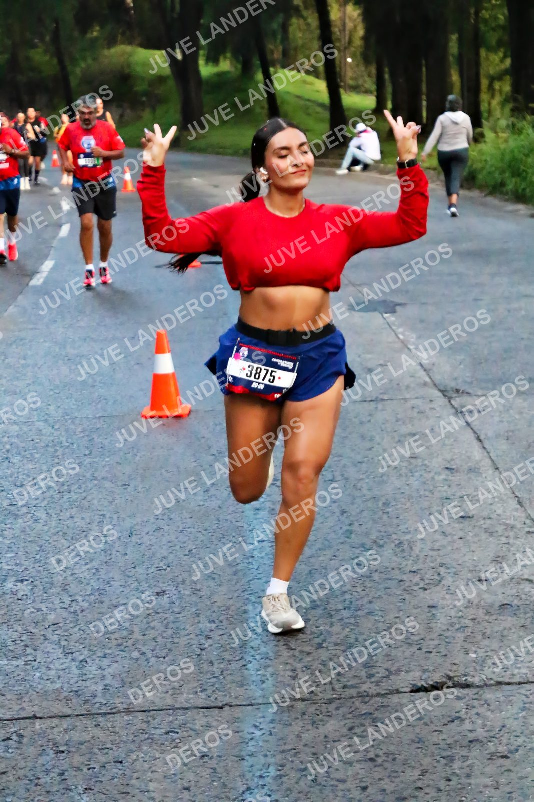 Foto de la CARRERA BIMBO GLOBAL RACE GUADALAJARA en Centro Comercial Andares, Blvd. Puerta de Hierro 4965, Zapopan a las 04:51 · dorsal 3875