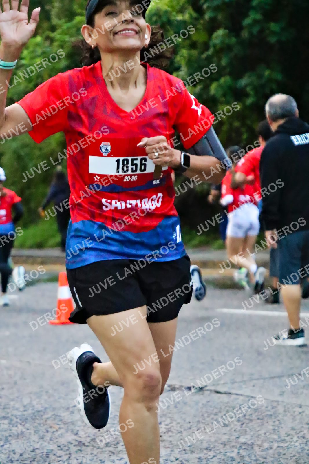 Foto de la CARRERA BIMBO GLOBAL RACE GUADALAJARA en Centro Comercial Andares, Blvd. Puerta de Hierro 4965, Zapopan a las 04:57 · dorsal 1856