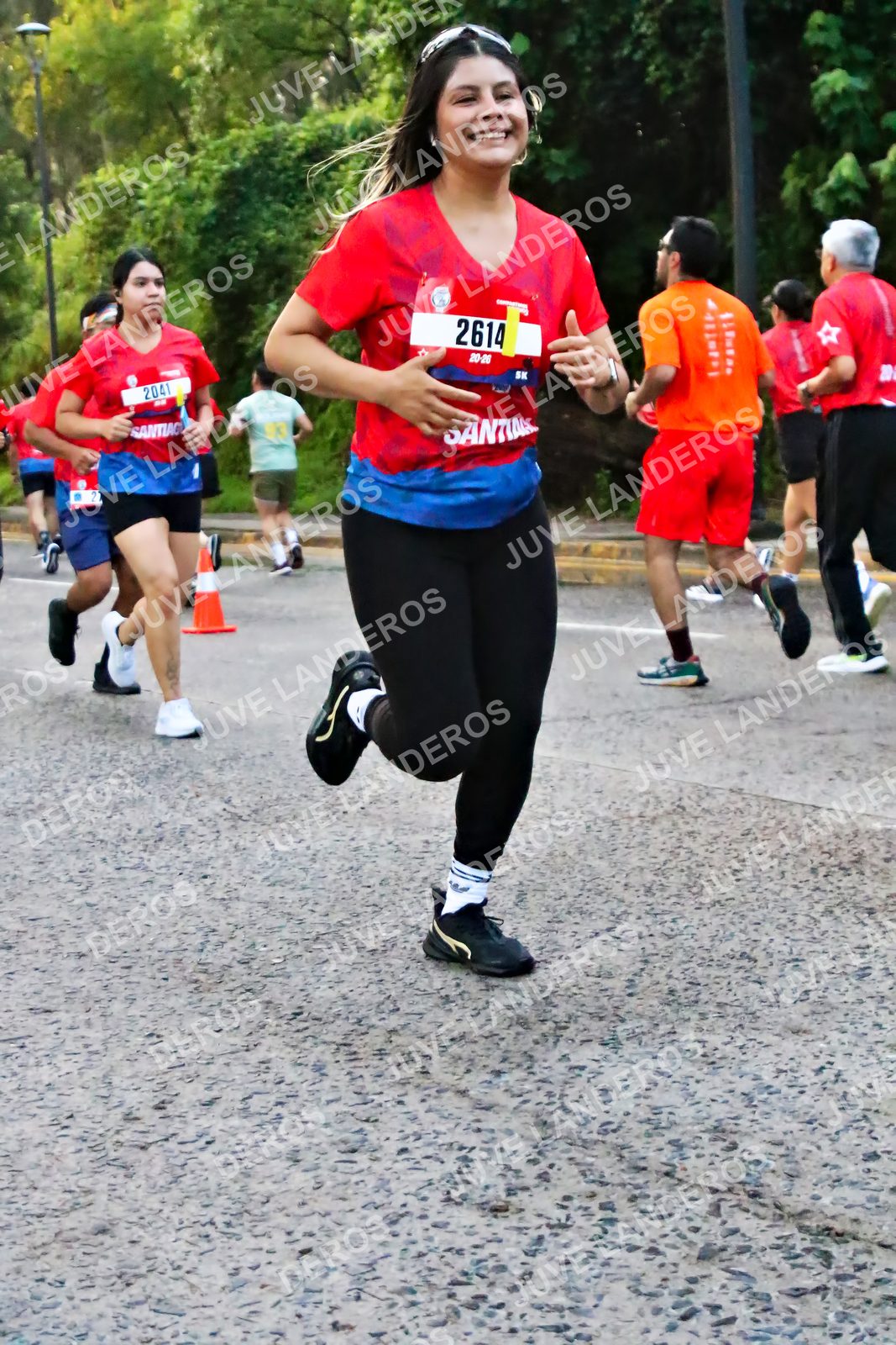 Foto de la CARRERA BIMBO GLOBAL RACE GUADALAJARA en Centro Comercial Andares, Blvd. Puerta de Hierro 4965, Zapopan a las 06:55 · dorsal 2614, 2041