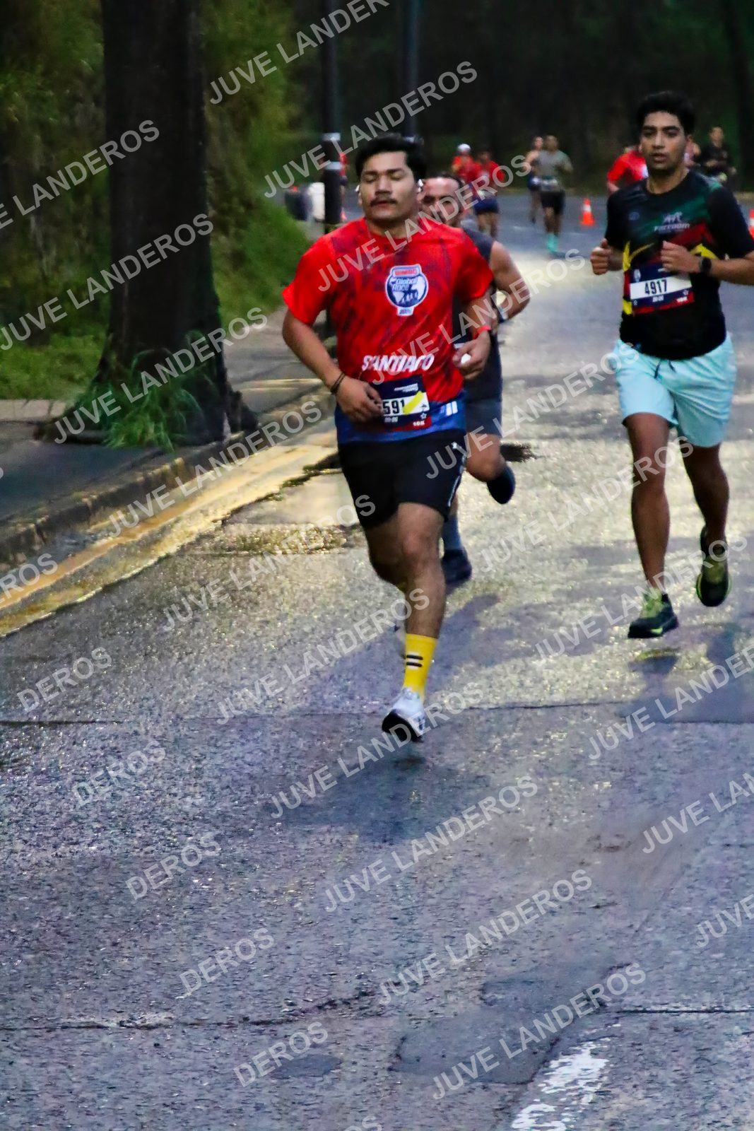 Foto de la CARRERA BIMBO GLOBAL RACE GUADALAJARA en Centro Comercial Andares, Blvd. Puerta de Hierro 4965, Zapopan a las 06:36 · dorsal 4917