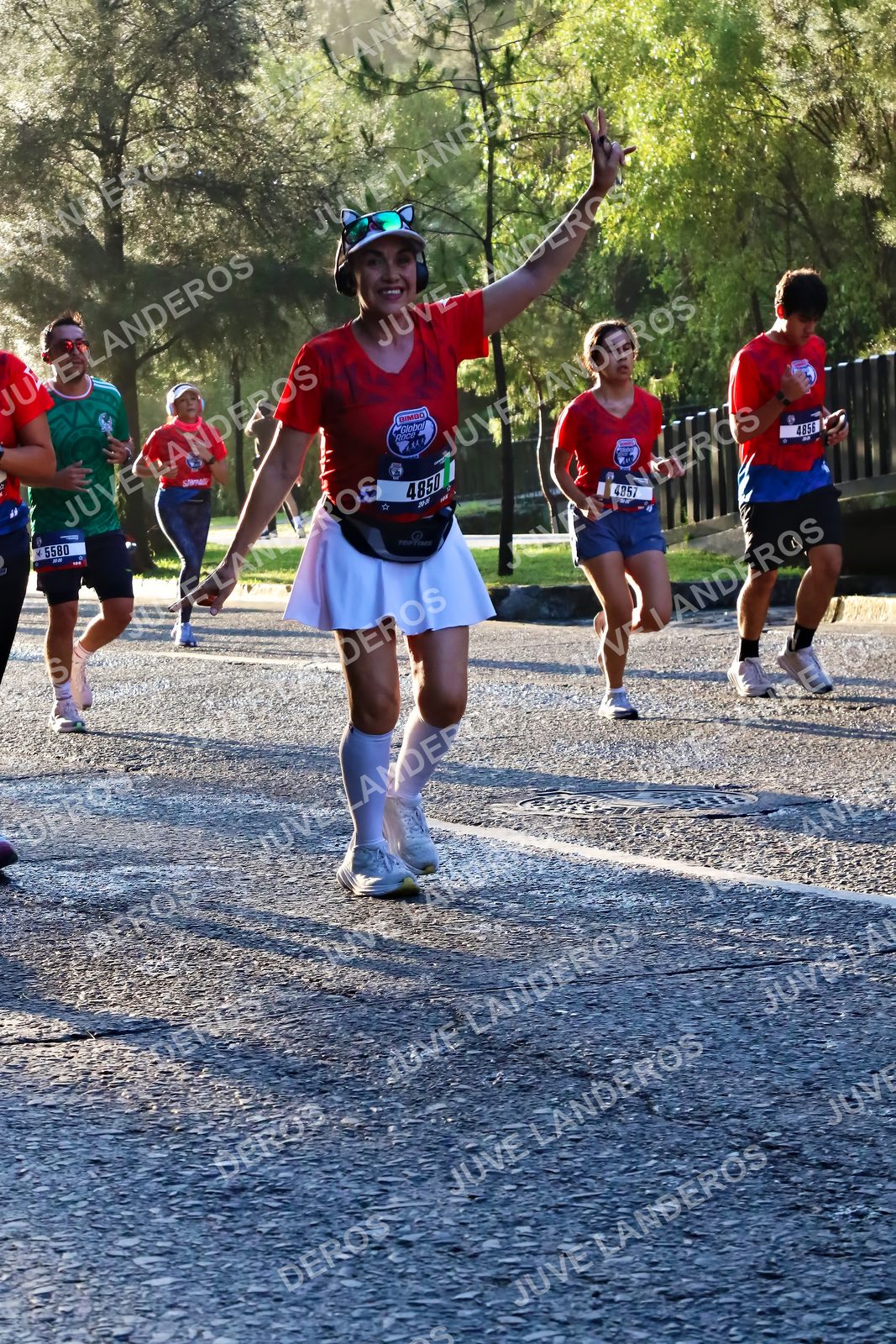 Foto de la CARRERA BIMBO GLOBAL RACE GUADALAJARA en Centro Comercial Andares, Blvd. Puerta de Hierro 4965, Zapopan a las 07:27 · dorsal 4850, 4857, 5580, 4856