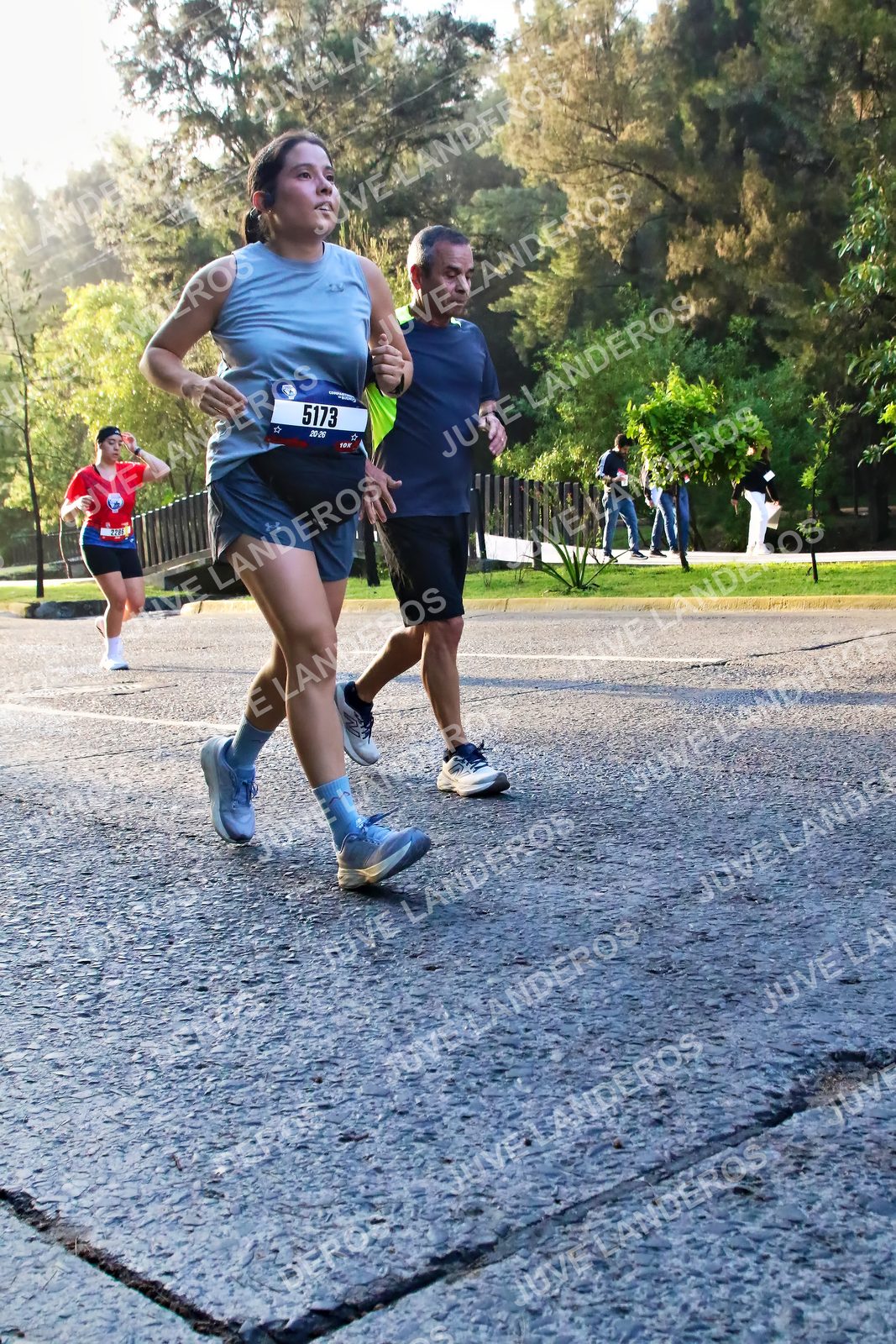 Foto de la CARRERA BIMBO GLOBAL RACE GUADALAJARA en Centro Comercial Andares, Blvd. Puerta de Hierro 4965, Zapopan a las 07:33 · dorsal 5173