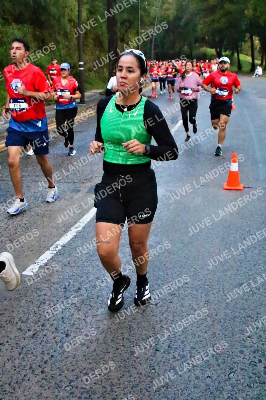 Foto de la CARRERA BIMBO GLOBAL RACE GUADALAJARA en Centro Comercial Andares, Blvd. Puerta de Hierro 4965, Zapopan a las 06:41 · dorsal 4779