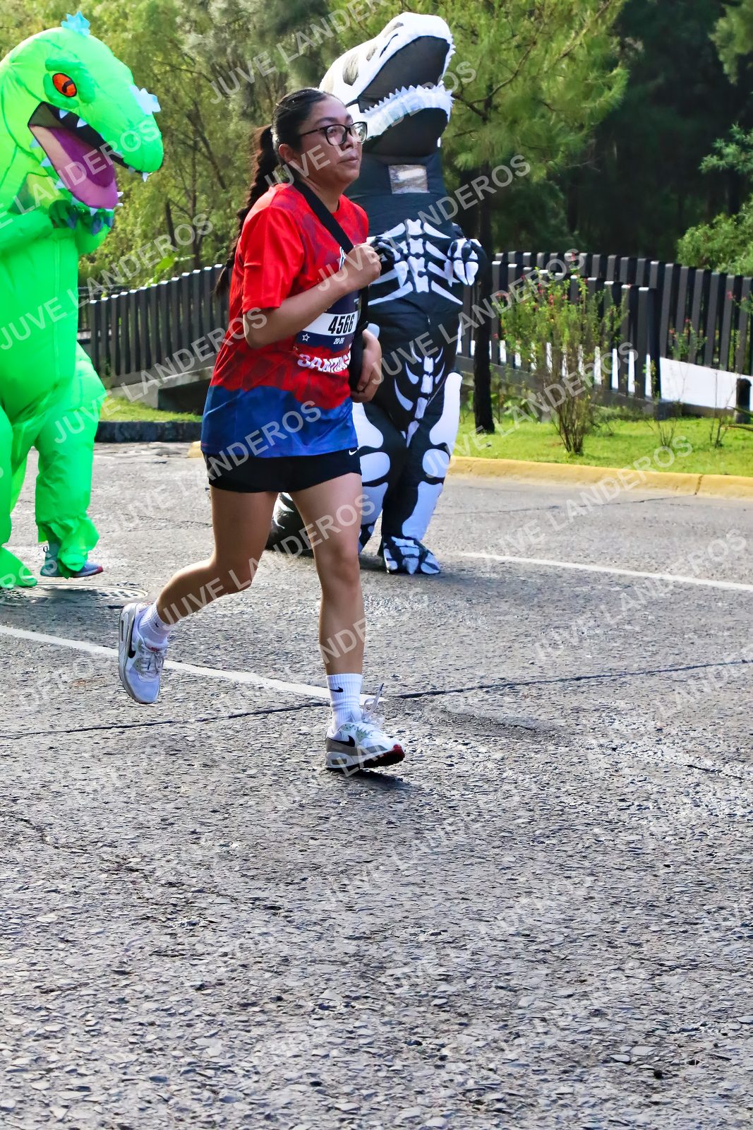 Foto de la CARRERA BIMBO GLOBAL RACE GUADALAJARA en Centro Comercial Andares, Blvd. Puerta de Hierro 4965, Zapopan a las 07:44 · dorsal 4566