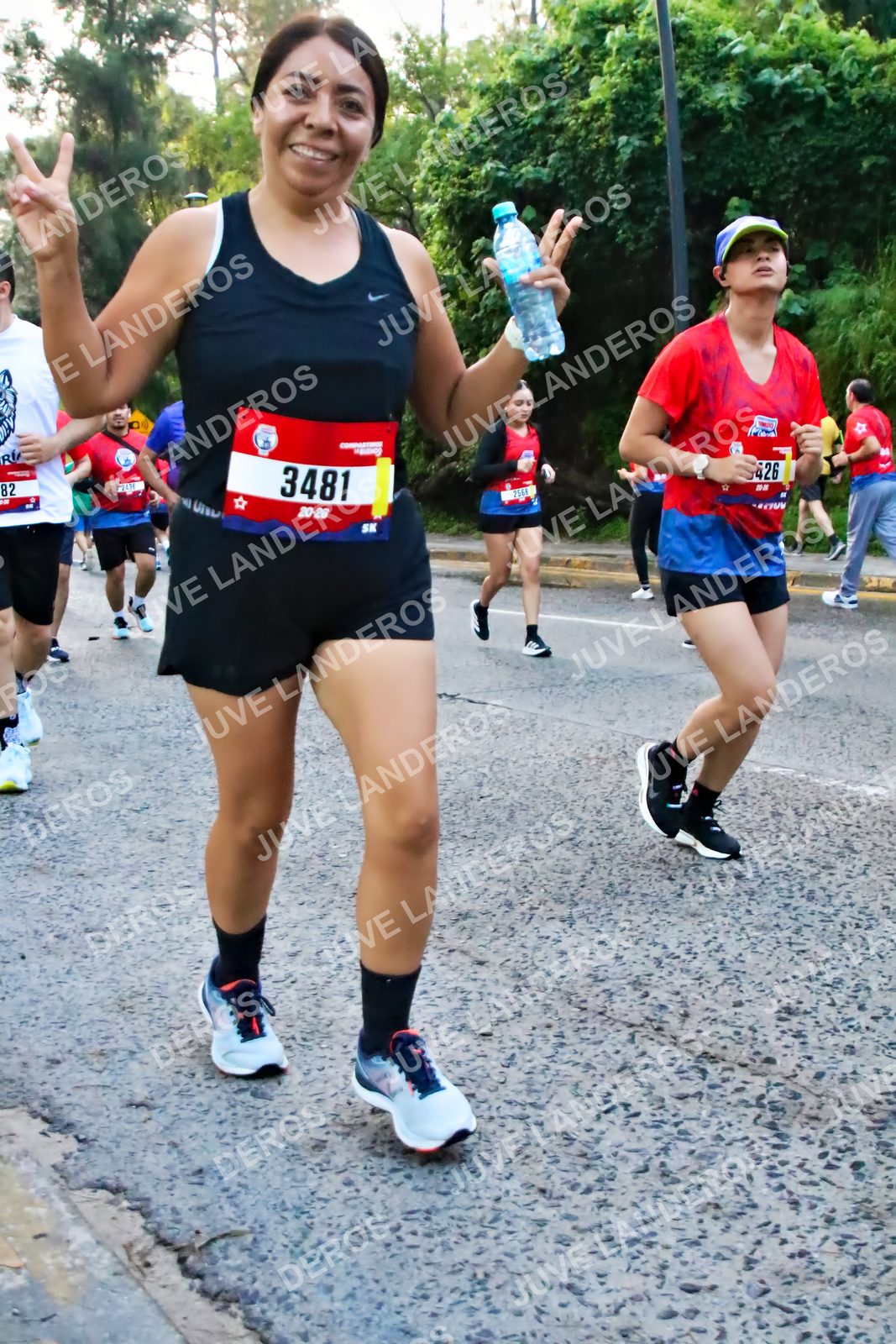Foto de la CARRERA BIMBO GLOBAL RACE GUADALAJARA en Centro Comercial Andares, Blvd. Puerta de Hierro 4965, Zapopan a las 07:00 · dorsal 82, 426, 3481