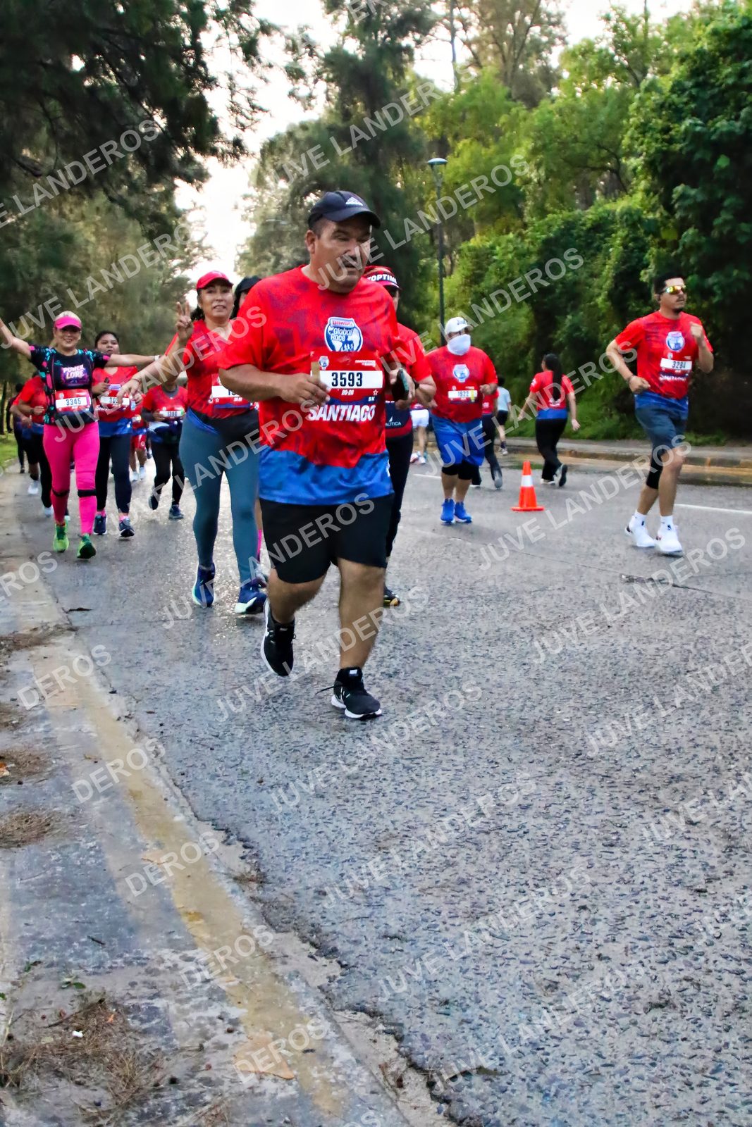 Foto de la CARRERA BIMBO GLOBAL RACE GUADALAJARA en Centro Comercial Andares, Blvd. Puerta de Hierro 4965, Zapopan a las 07:03 · dorsal 3593, 3345