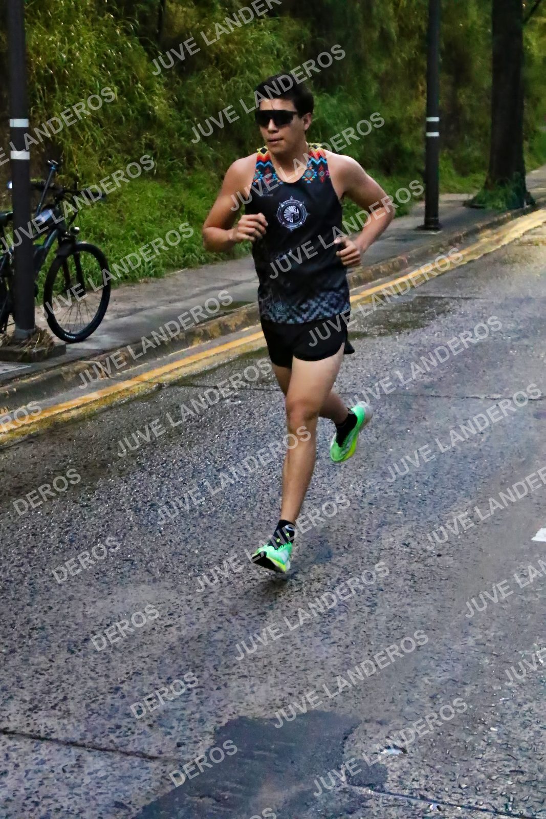 Foto de la CARRERA BIMBO GLOBAL RACE GUADALAJARA en Centro Comercial Andares, Blvd. Puerta de Hierro 4965, Zapopan a las 06:36