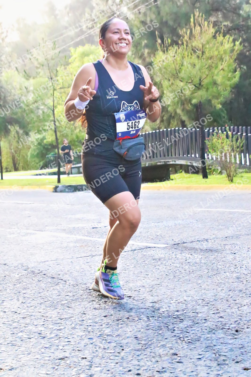 Foto de la CARRERA BIMBO GLOBAL RACE GUADALAJARA en Centro Comercial Andares, Blvd. Puerta de Hierro 4965, Zapopan a las 07:38 · dorsal 5462