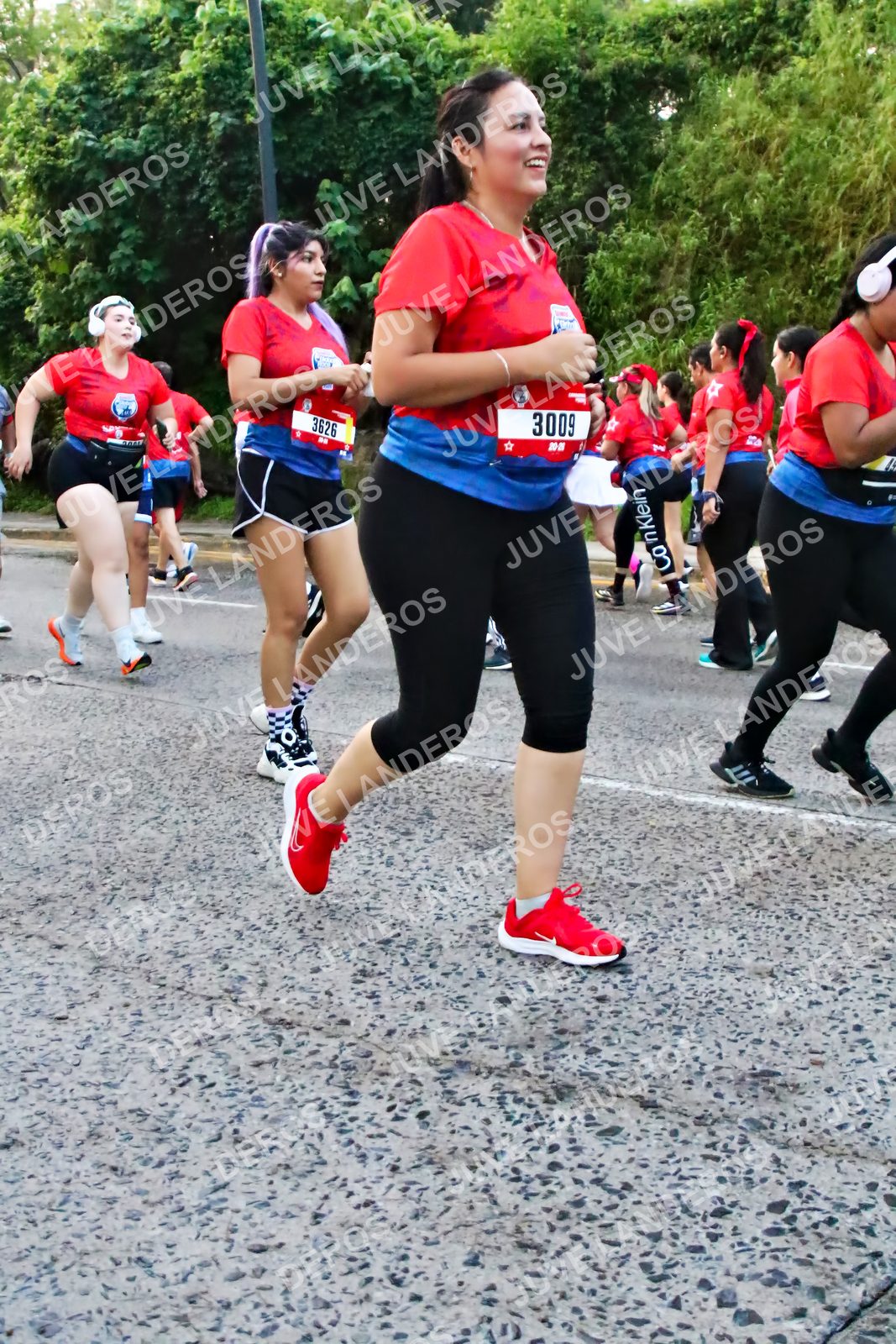 Foto de la CARRERA BIMBO GLOBAL RACE GUADALAJARA en Centro Comercial Andares, Blvd. Puerta de Hierro 4965, Zapopan a las 07:01 · dorsal 3009, 3626