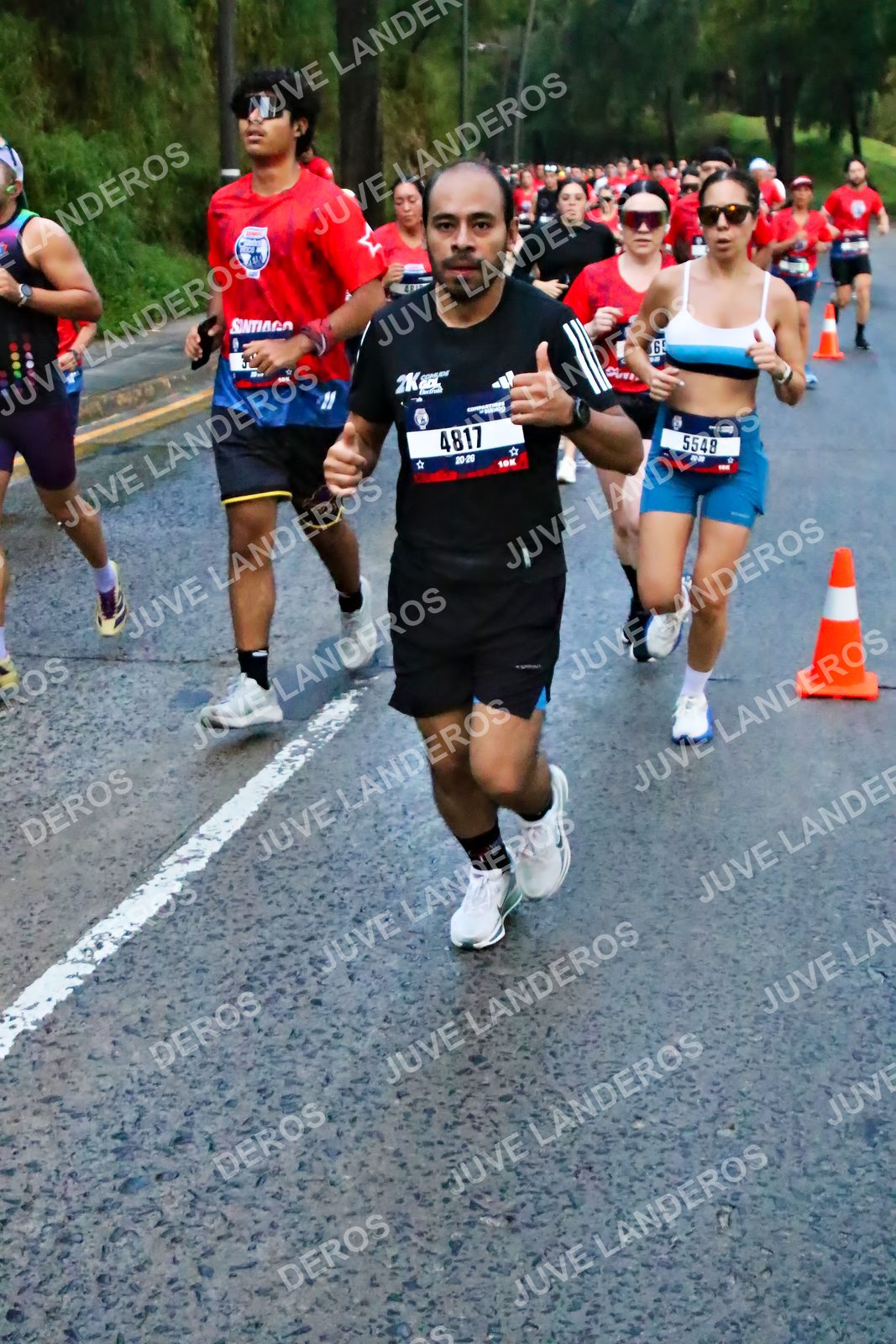 Foto de la CARRERA BIMBO GLOBAL RACE GUADALAJARA en Centro Comercial Andares, Blvd. Puerta de Hierro 4965, Zapopan a las 06:41 · dorsal 4817, 5548, 65
