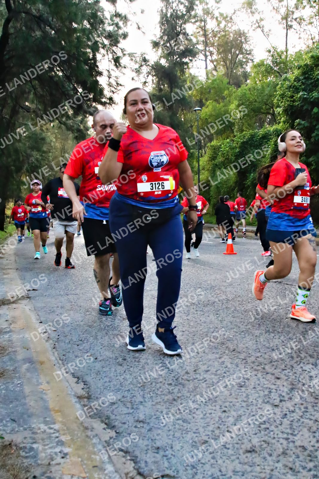 Foto de la CARRERA BIMBO GLOBAL RACE GUADALAJARA en Centro Comercial Andares, Blvd. Puerta de Hierro 4965, Zapopan a las 07:02 · dorsal 3126, 3489