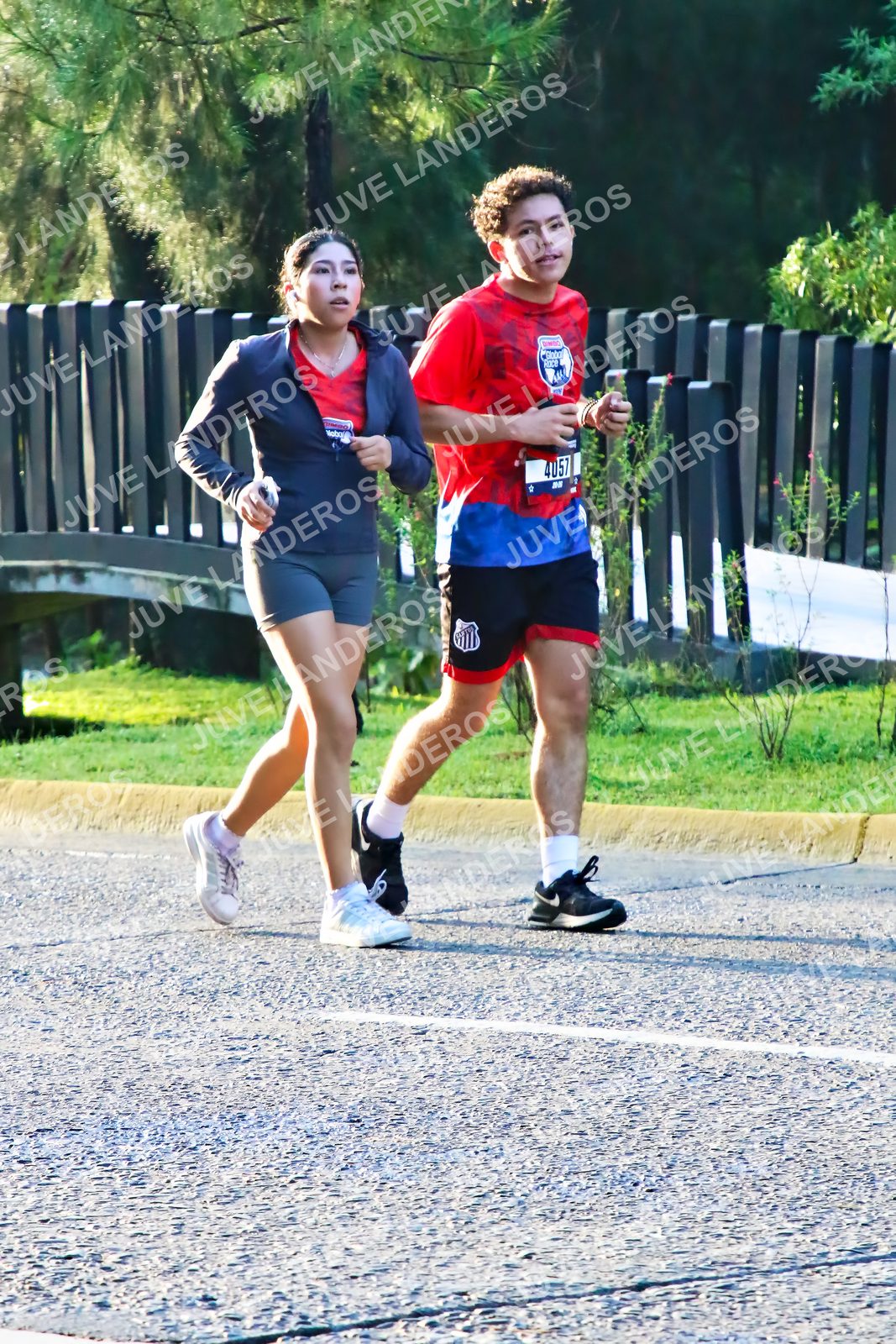 Foto de la CARRERA BIMBO GLOBAL RACE GUADALAJARA en Centro Comercial Andares, Blvd. Puerta de Hierro 4965, Zapopan a las 07:33 · dorsal 4057