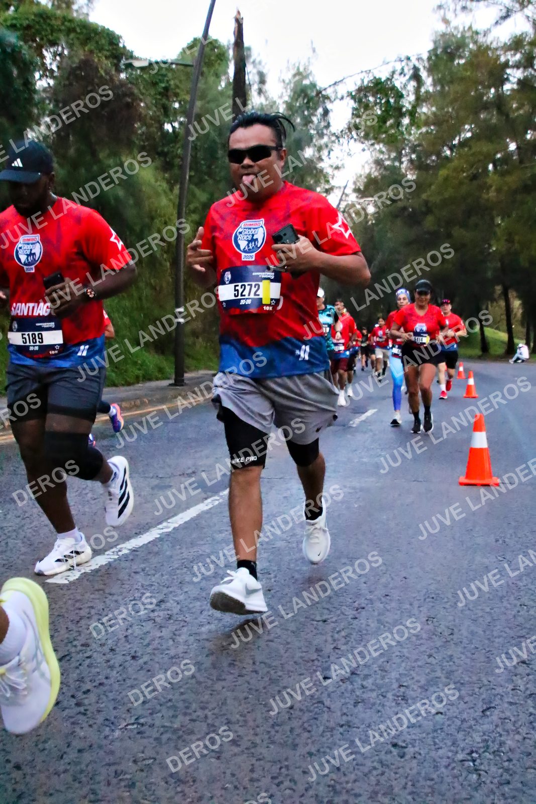 Foto de la CARRERA BIMBO GLOBAL RACE GUADALAJARA en Centro Comercial Andares, Blvd. Puerta de Hierro 4965, Zapopan a las 06:39 · dorsal 5272, 5189