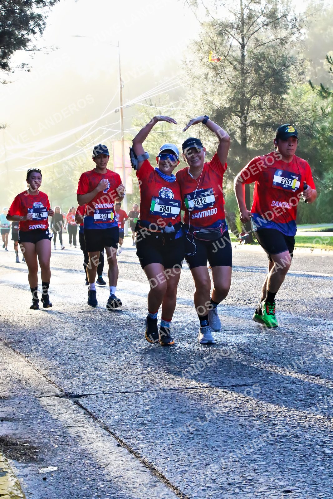 Foto de la CARRERA BIMBO GLOBAL RACE GUADALAJARA en Centro Comercial Andares, Blvd. Puerta de Hierro 4965, Zapopan a las 07:26 · dorsal 3822, 5641, 3841, 5397