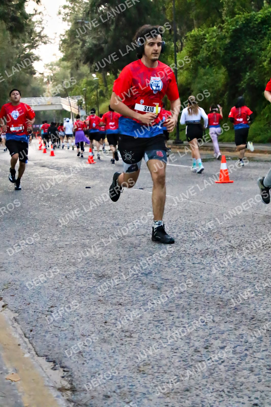 Foto de la CARRERA BIMBO GLOBAL RACE GUADALAJARA en Centro Comercial Andares, Blvd. Puerta de Hierro 4965, Zapopan a las 04:59 · dorsal 3410, 3590