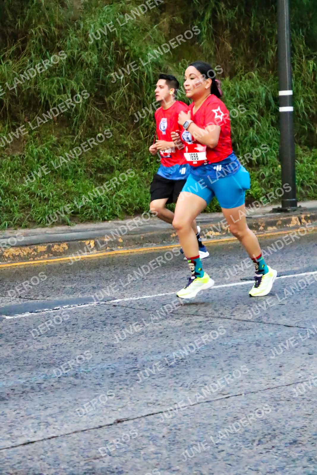 Foto de la CARRERA BIMBO GLOBAL RACE GUADALAJARA en Centro Comercial Andares, Blvd. Puerta de Hierro 4965, Zapopan a las 04:55 · dorsal 1698