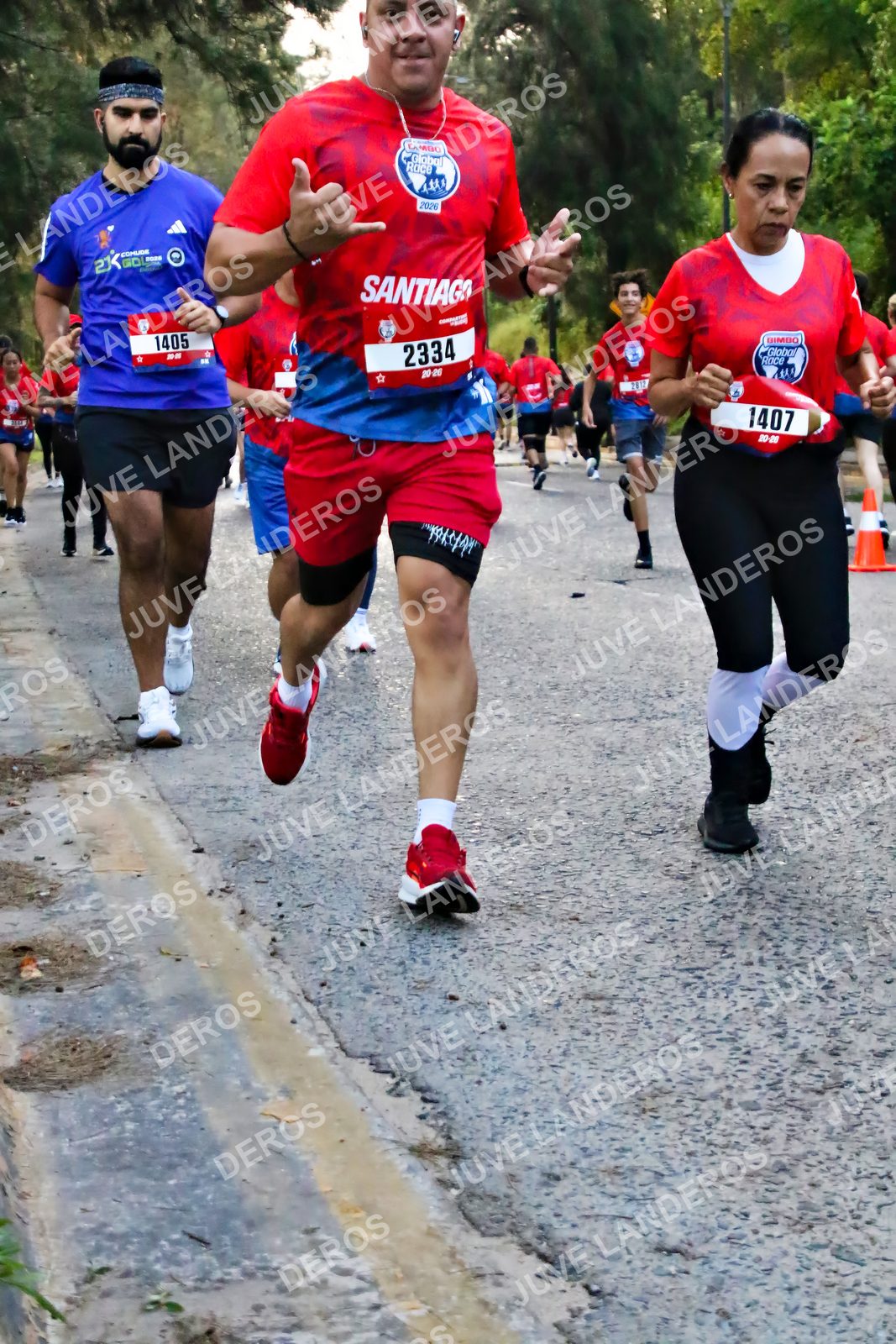 Foto de la CARRERA BIMBO GLOBAL RACE GUADALAJARA en Centro Comercial Andares, Blvd. Puerta de Hierro 4965, Zapopan a las 07:01 · dorsal 2334, 1405, 1407