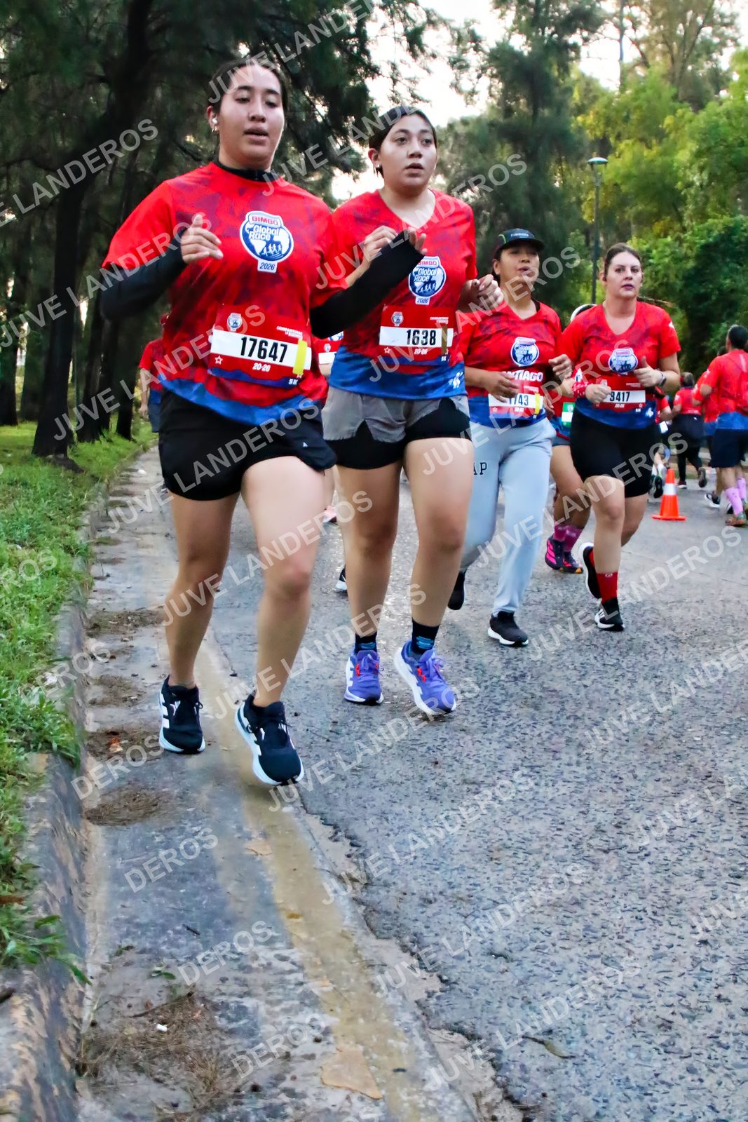Foto de la CARRERA BIMBO GLOBAL RACE GUADALAJARA en Centro Comercial Andares, Blvd. Puerta de Hierro 4965, Zapopan a las 07:00 · dorsal 17647, 1638, 3417, 743