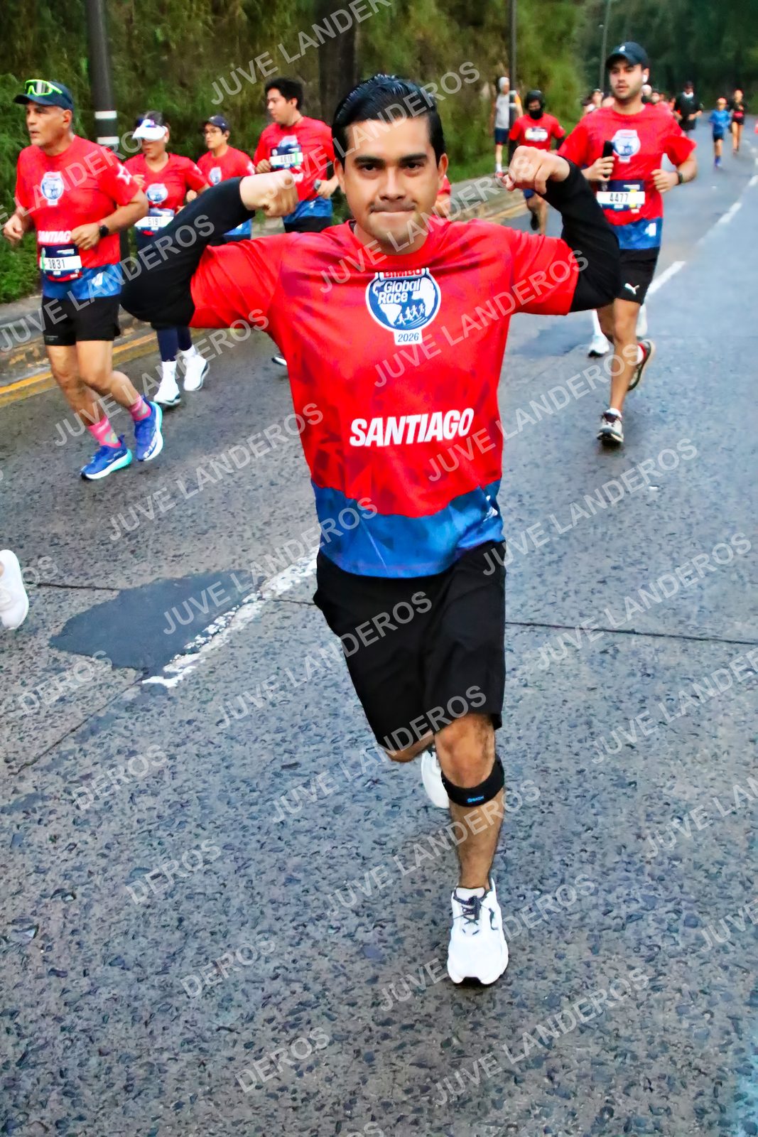 Foto de la CARRERA BIMBO GLOBAL RACE GUADALAJARA en Centro Comercial Andares, Blvd. Puerta de Hierro 4965, Zapopan a las 04:52 · dorsal 4477