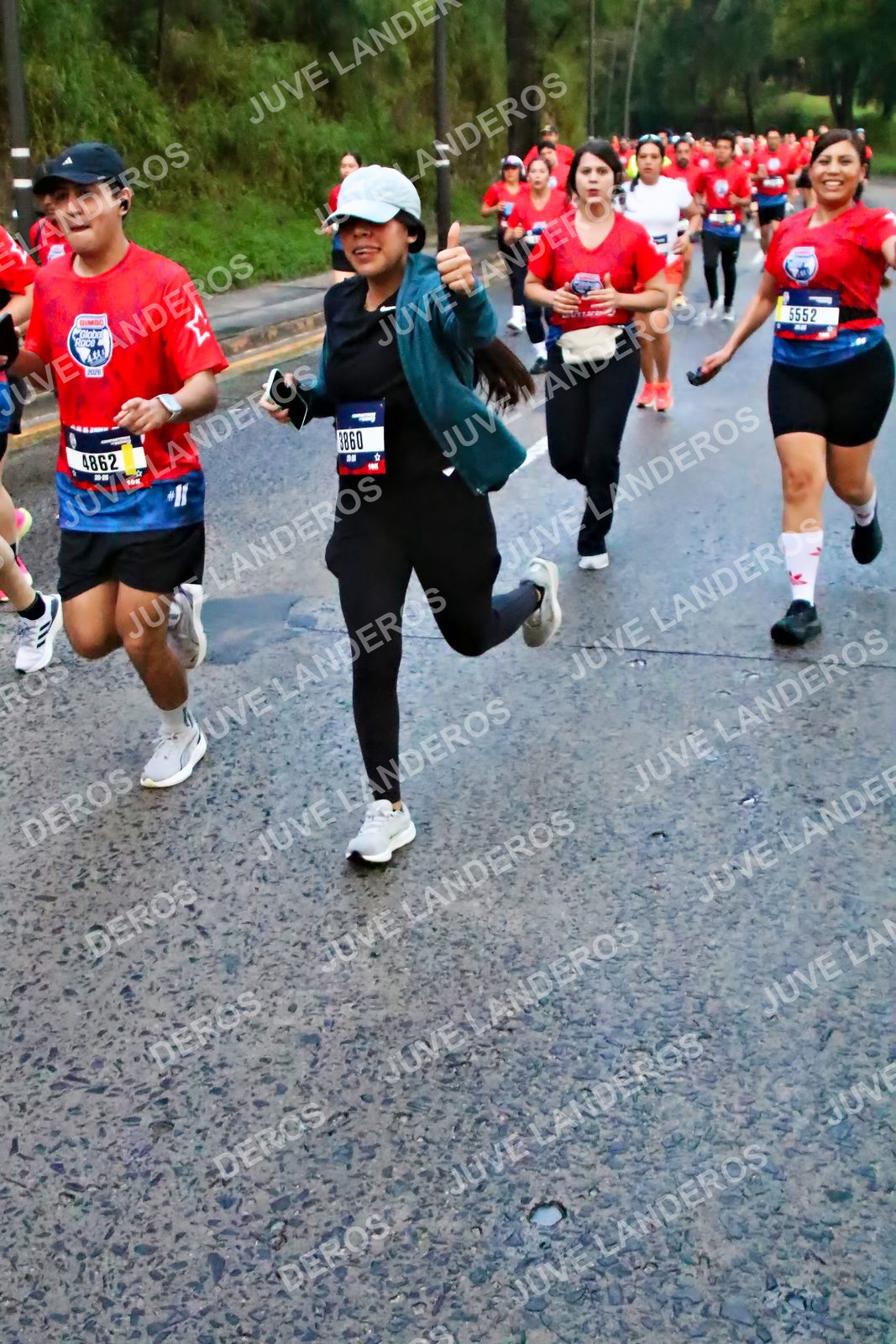 Foto de la CARRERA BIMBO GLOBAL RACE GUADALAJARA en Centro Comercial Andares, Blvd. Puerta de Hierro 4965, Zapopan a las 04:49 · dorsal 4862, 3860, 5552