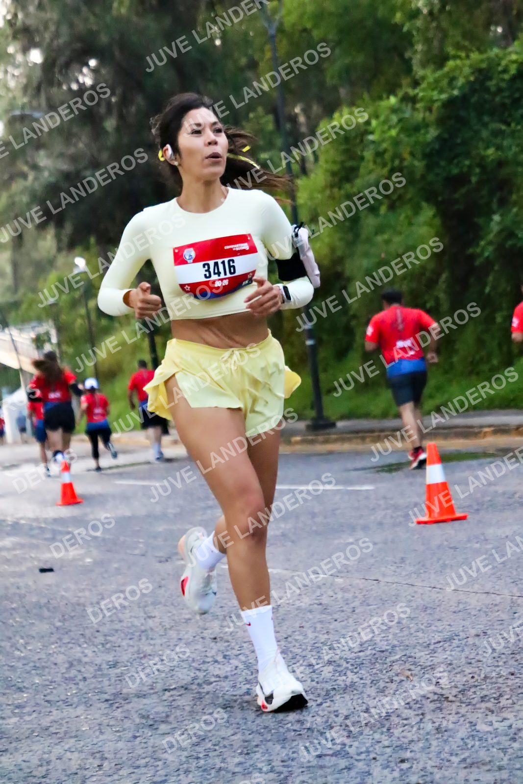 Foto de la CARRERA BIMBO GLOBAL RACE GUADALAJARA en Centro Comercial Andares, Blvd. Puerta de Hierro 4965, Zapopan a las 04:56 · dorsal 3416