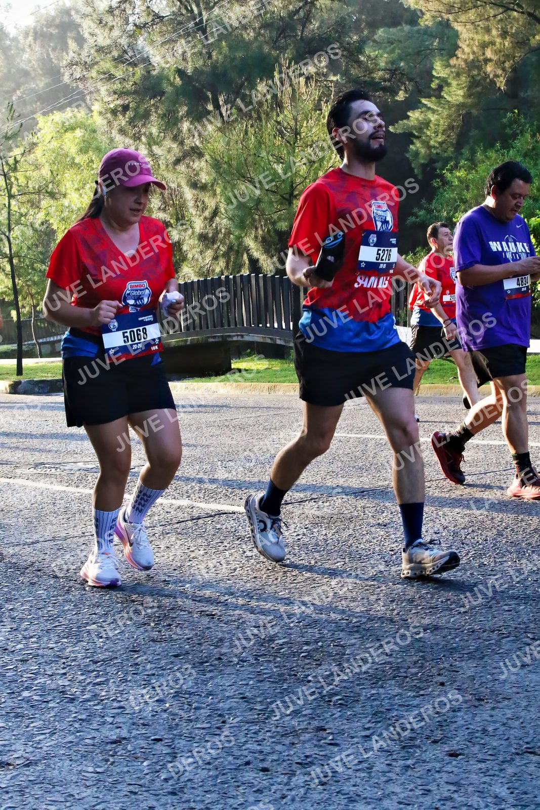 Foto de la CARRERA BIMBO GLOBAL RACE GUADALAJARA en Centro Comercial Andares, Blvd. Puerta de Hierro 4965, Zapopan a las 07:32 · dorsal 5276, 5068, 4834