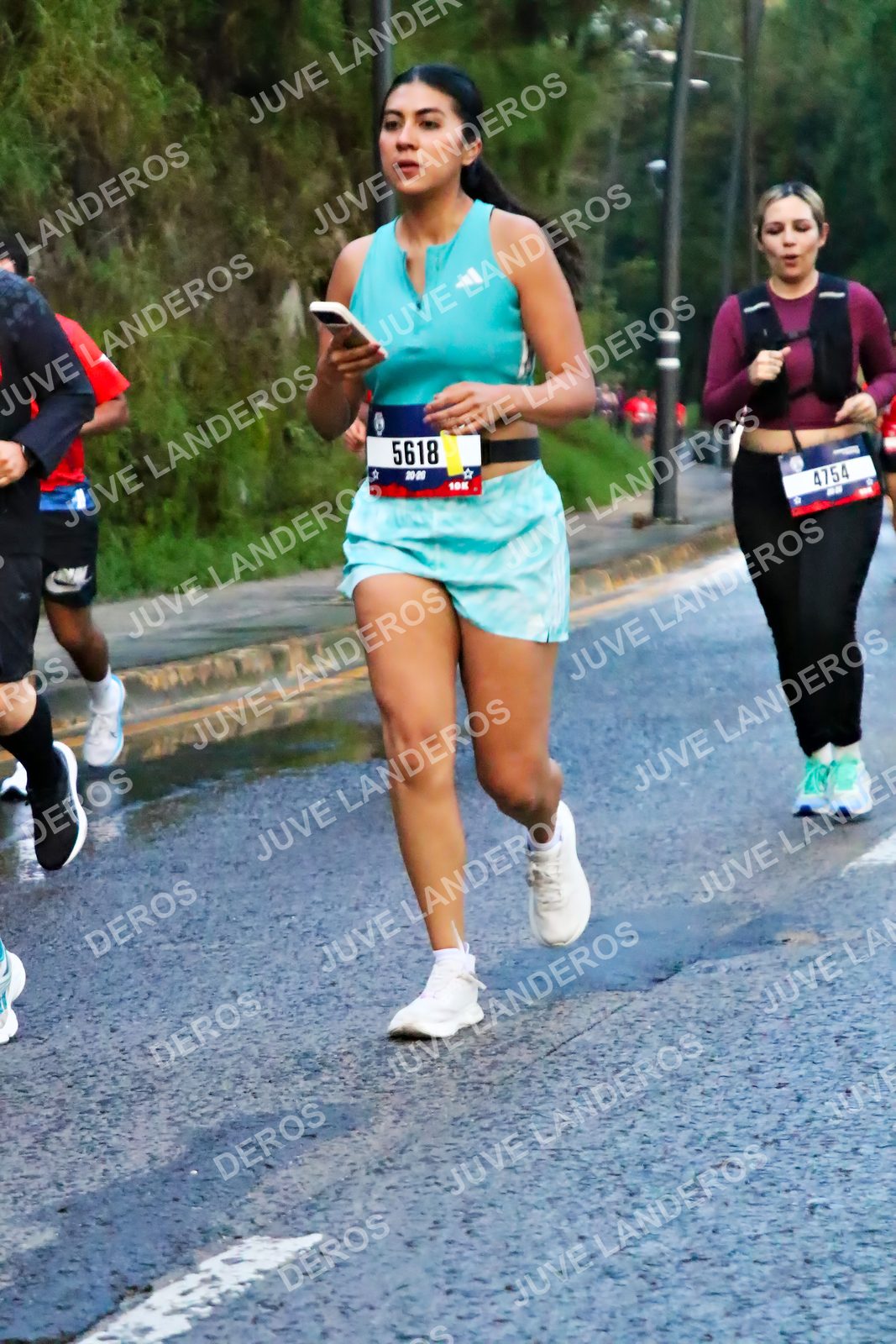 Foto de la CARRERA BIMBO GLOBAL RACE GUADALAJARA en Centro Comercial Andares, Blvd. Puerta de Hierro 4965, Zapopan a las 04:53 · dorsal 5618, 4754