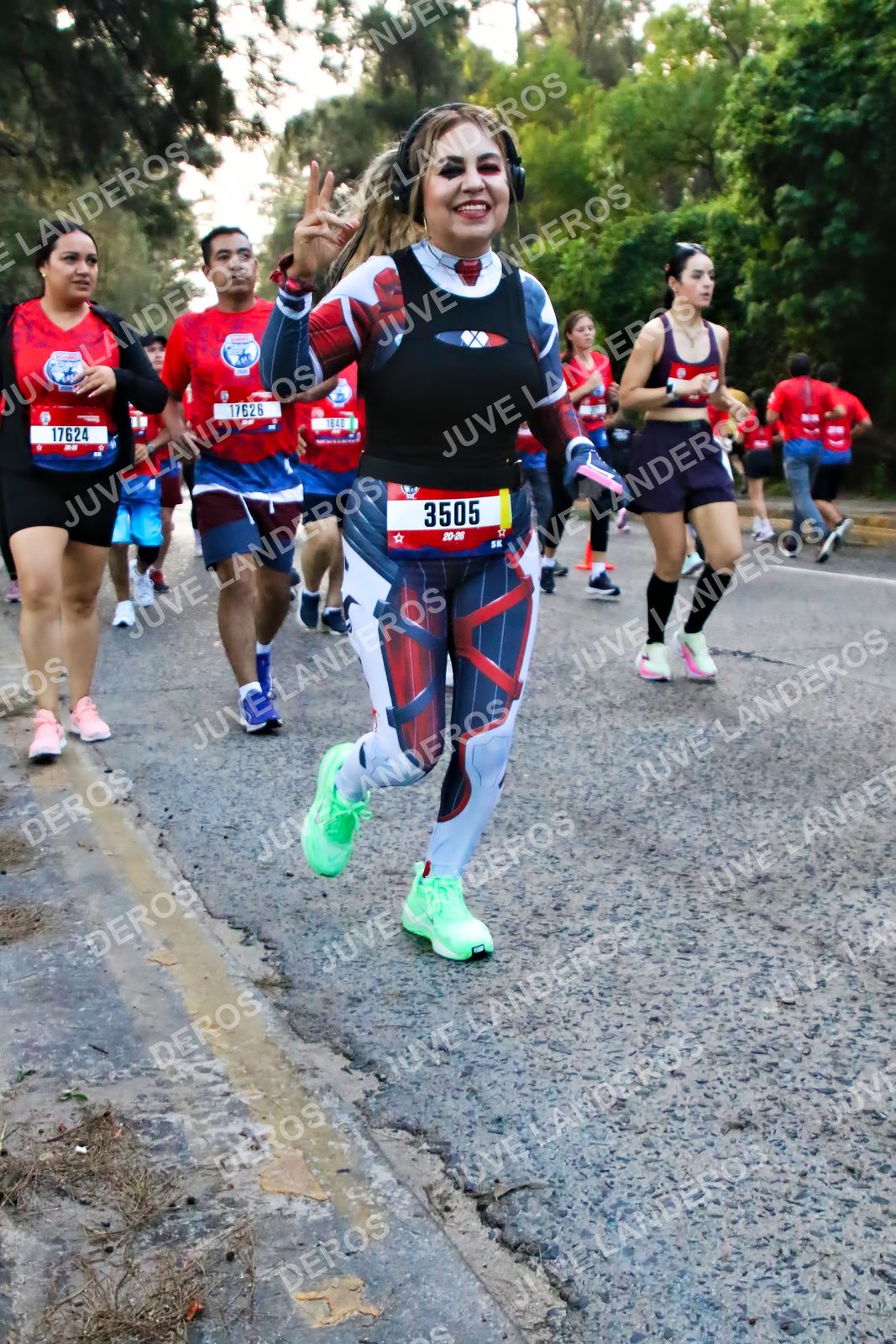 Foto de la CARRERA BIMBO GLOBAL RACE GUADALAJARA en Centro Comercial Andares, Blvd. Puerta de Hierro 4965, Zapopan a las 07:00 · dorsal 3505, 17624, 17626, 1640