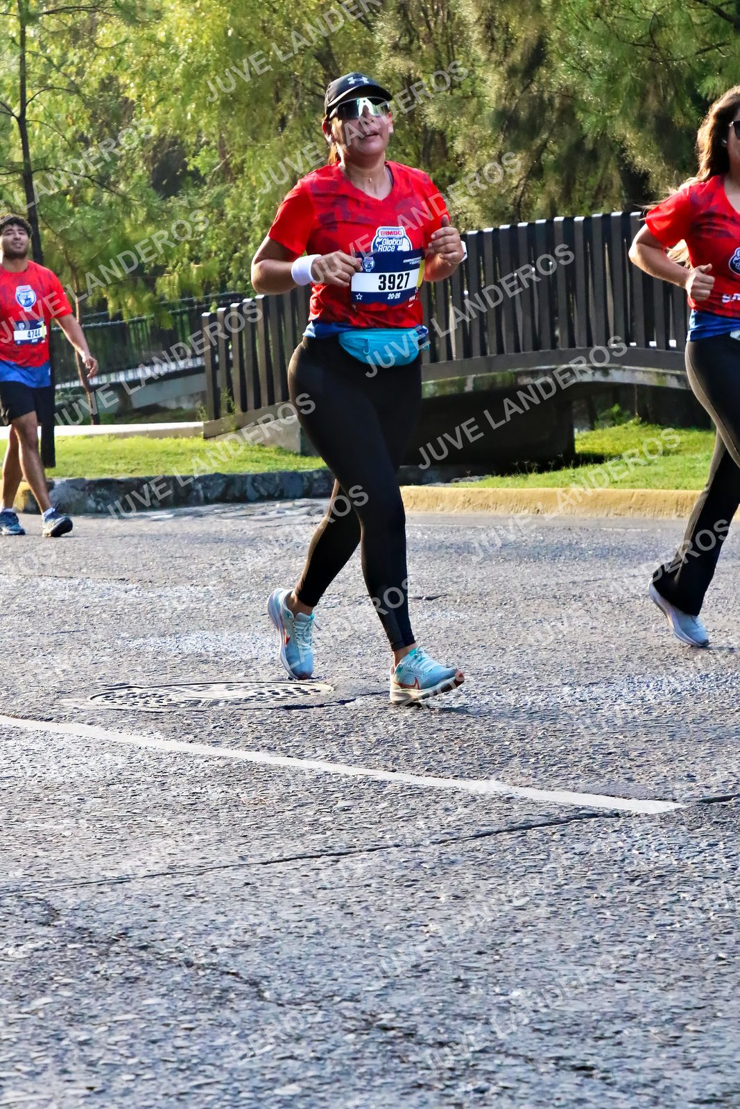 Foto de la CARRERA BIMBO GLOBAL RACE GUADALAJARA en Centro Comercial Andares, Blvd. Puerta de Hierro 4965, Zapopan a las 07:34 · dorsal 3927, 4744