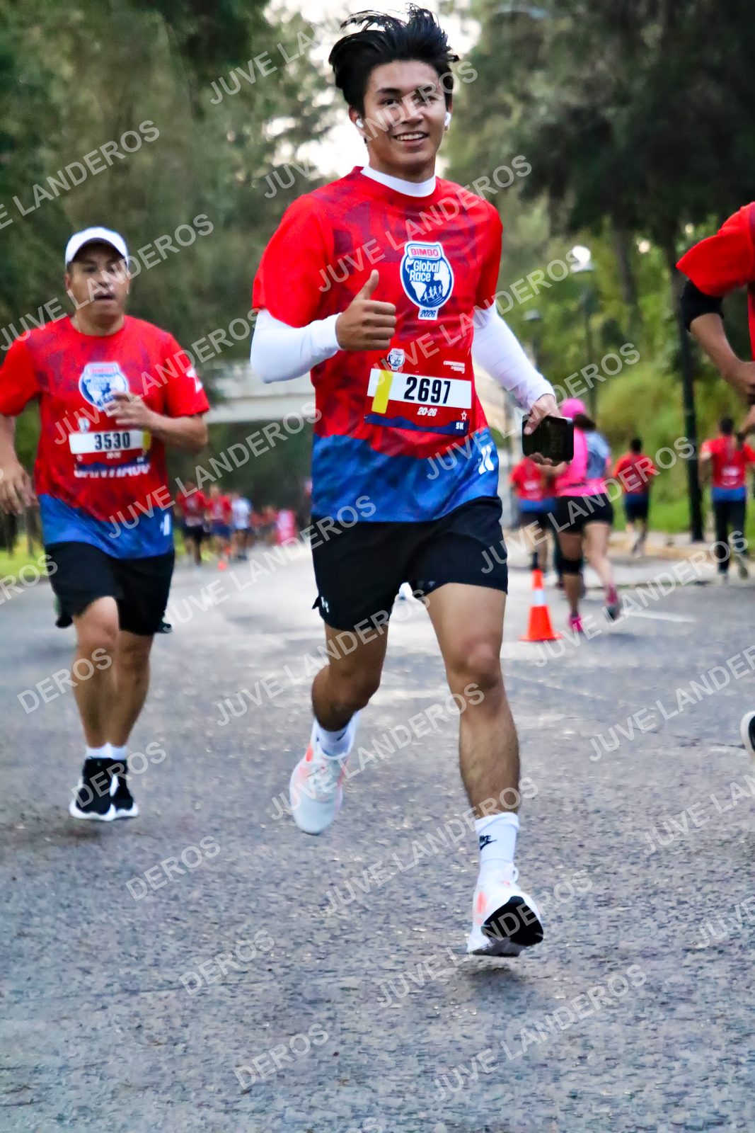 Foto de la CARRERA BIMBO GLOBAL RACE GUADALAJARA en Centro Comercial Andares, Blvd. Puerta de Hierro 4965, Zapopan a las 04:56 · dorsal 2697, 3530