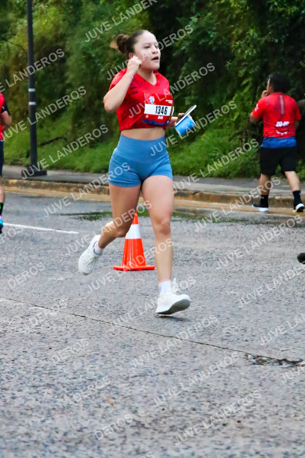 Foto de la CARRERA BIMBO GLOBAL RACE GUADALAJARA en Centro Comercial Andares, Blvd. Puerta de Hierro 4965, Zapopan a las 04:57 · dorsal 1346