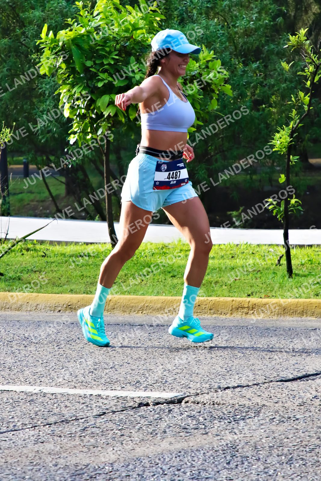 Foto de la CARRERA BIMBO GLOBAL RACE GUADALAJARA en Centro Comercial Andares, Blvd. Puerta de Hierro 4965, Zapopan a las 07:49 · dorsal 4487