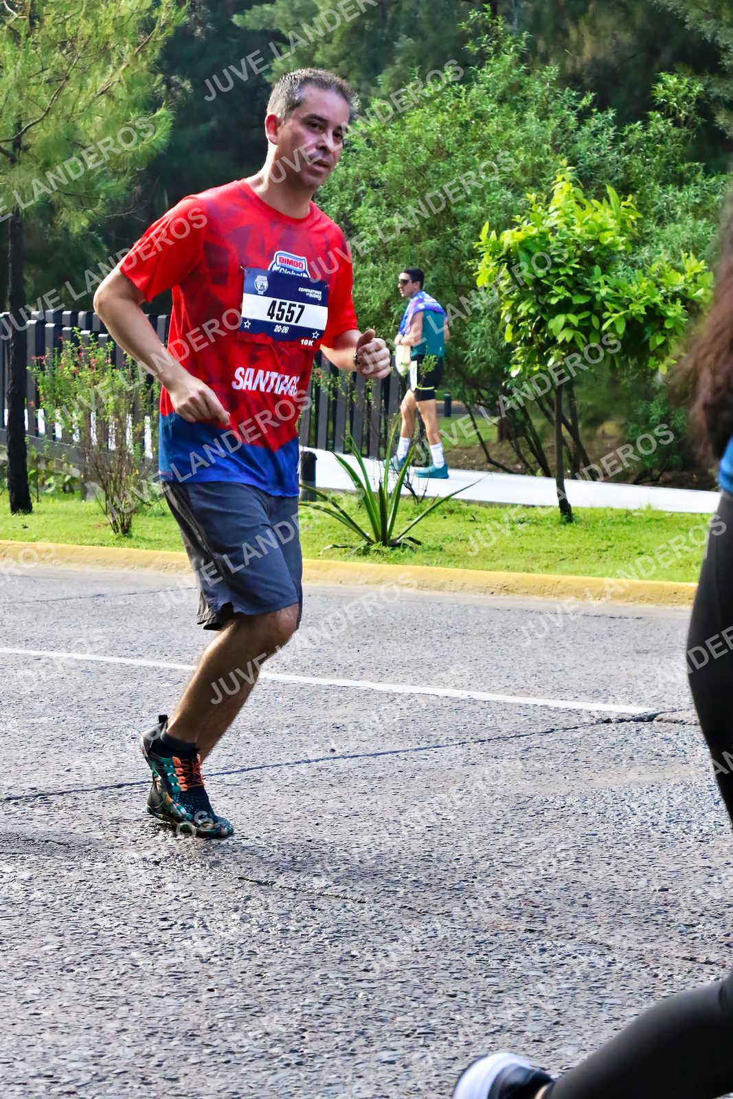 Foto de la CARRERA BIMBO GLOBAL RACE GUADALAJARA en Centro Comercial Andares, Blvd. Puerta de Hierro 4965, Zapopan a las 07:44 · dorsal 4557