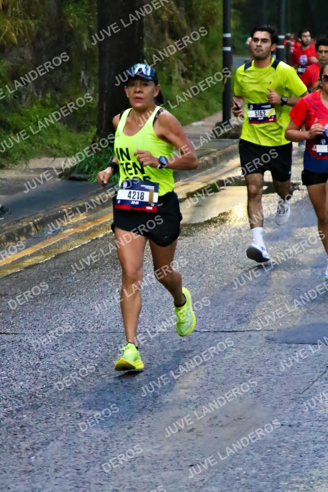 Foto de la CARRERA BIMBO GLOBAL RACE GUADALAJARA en Centro Comercial Andares, Blvd. Puerta de Hierro 4965, Zapopan a las 06:38 · dorsal 4218, 5162