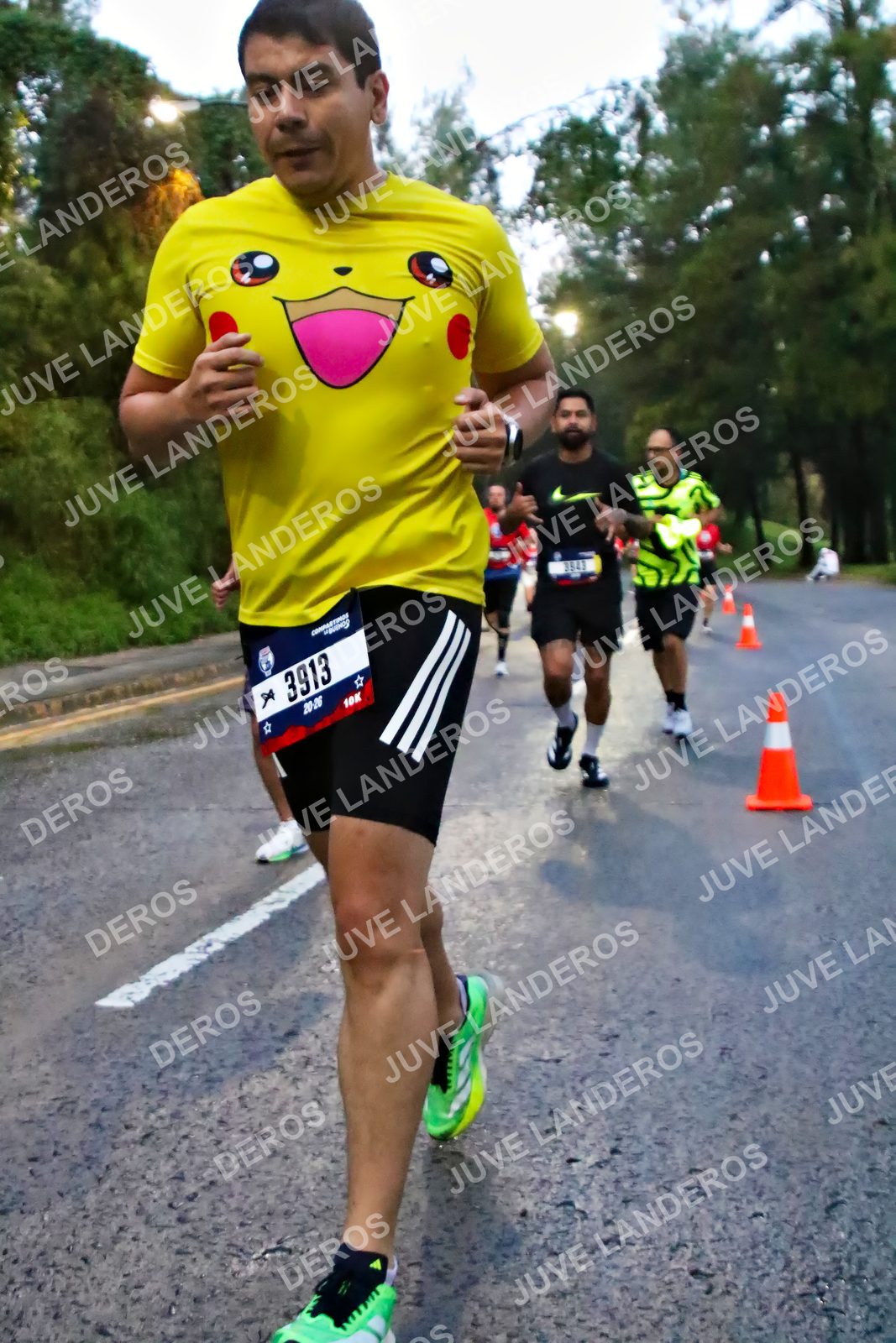Foto de la CARRERA BIMBO GLOBAL RACE GUADALAJARA en Centro Comercial Andares, Blvd. Puerta de Hierro 4965, Zapopan a las 06:39 · dorsal 3913, 3543